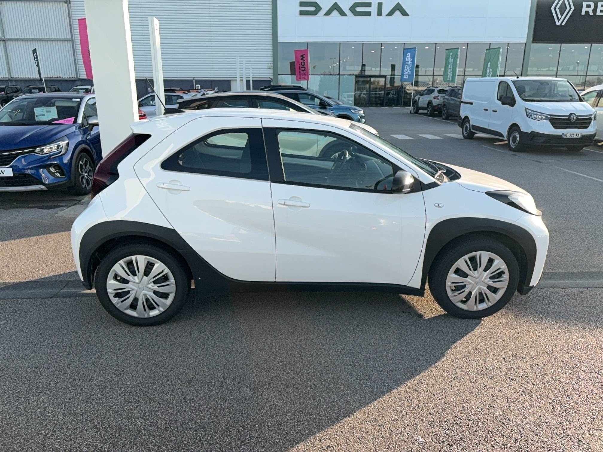 Vente en ligne Toyota Aygo X  1.0 VVT-i 72 S-CVT au prix de 14 390 €