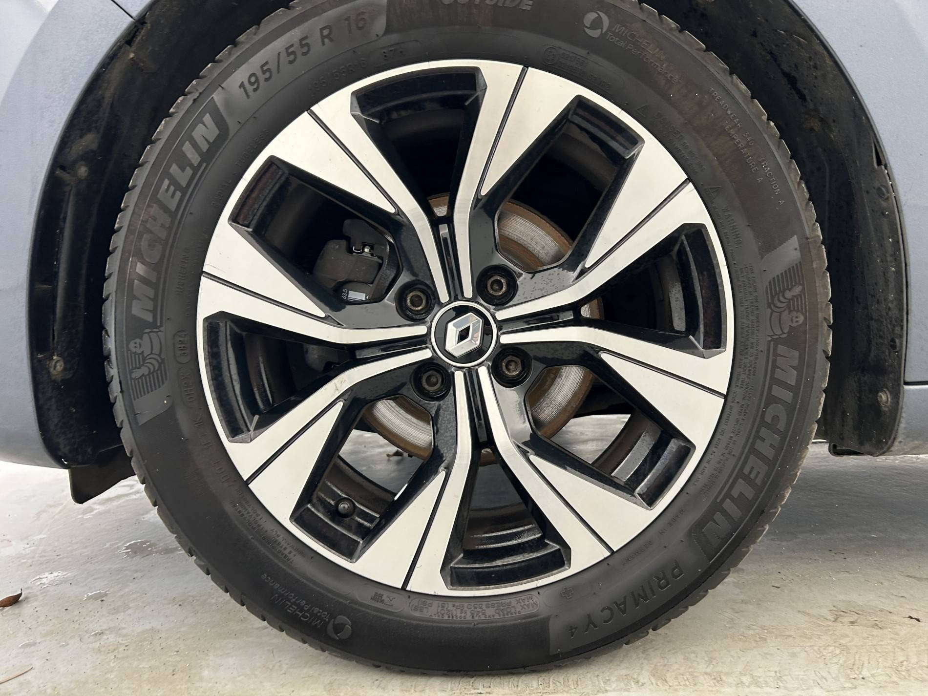 Vente en ligne Renault Clio 5 Clio TCe 100 GPL au prix de 14 290 €