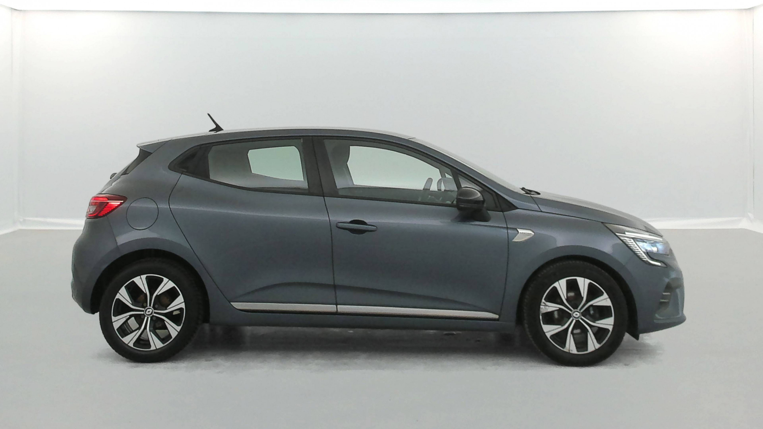 Vente en ligne Renault Clio 5 Clio TCe 100 GPL au prix de 14 290 €