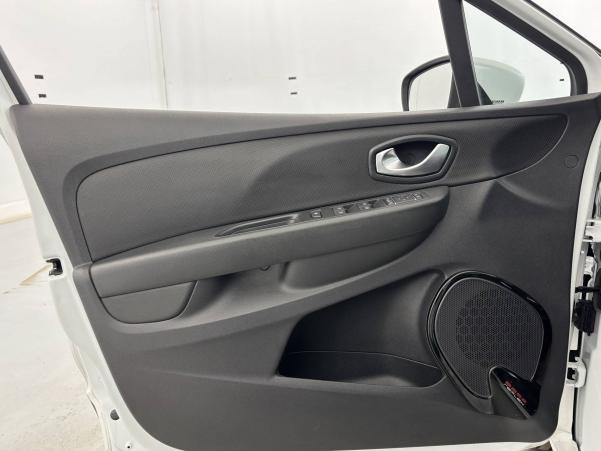 Vente en ligne Renault Clio 4 Estate Clio Estate dCi 90 Energy au prix de 10 490 €