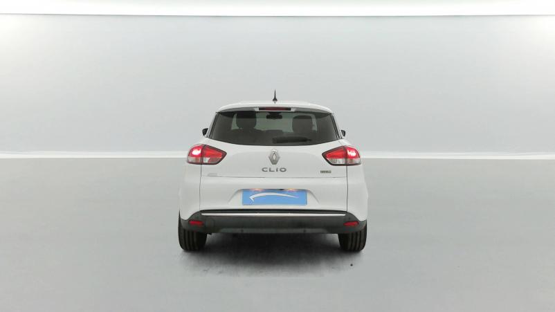 Vente en ligne Renault Clio 4 Estate Clio Estate dCi 90 Energy au prix de 10 490 €