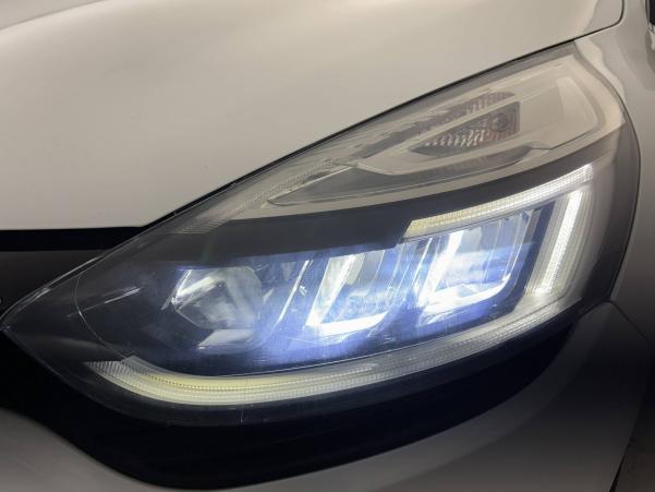 Vente en ligne Renault Clio 4 Estate Clio Estate dCi 90 Energy au prix de 10 490 €