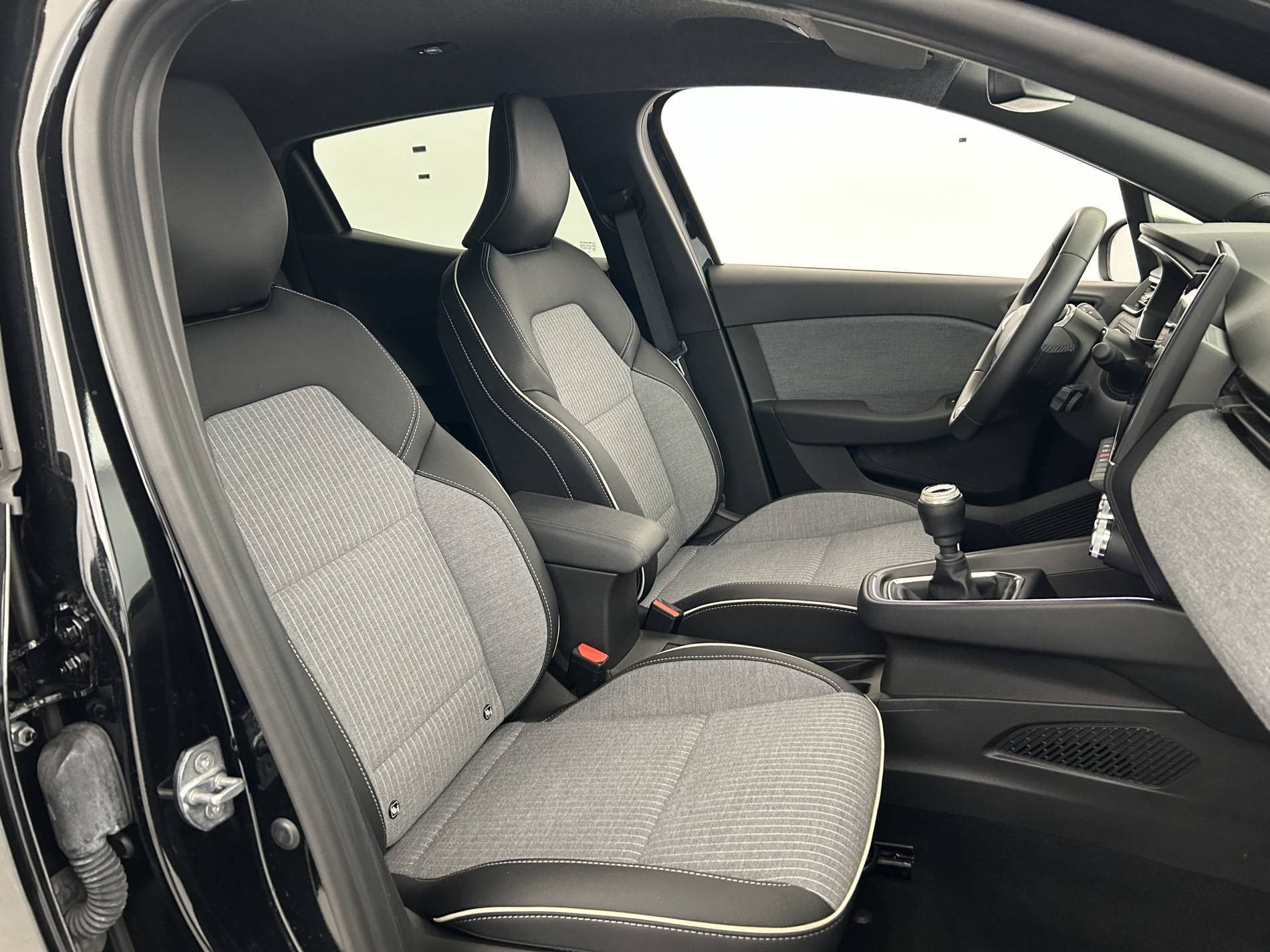 Vente en ligne Renault Clio 5 Clio Eco-G 100 ch GSR2 au prix de 17 990 €