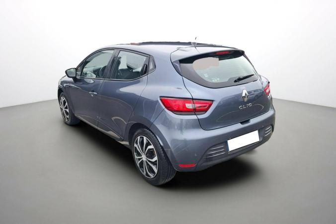 Vente en ligne Renault Clio 4 Clio dCi 90 E6C au prix de 12 490 €