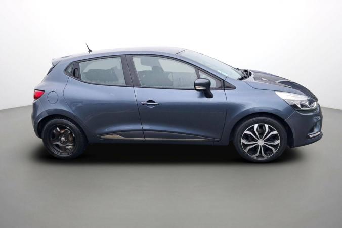 Vente en ligne Renault Clio 4 Clio dCi 90 E6C au prix de 12 490 €