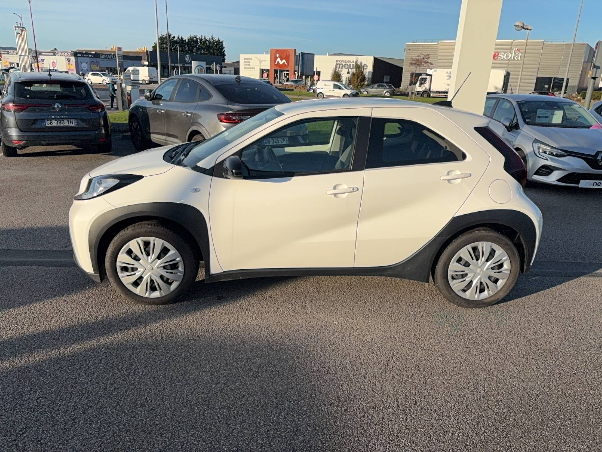 Vente en ligne Toyota Aygo X  1.0 VVT-i 72 S-CVT au prix de 14 390 €