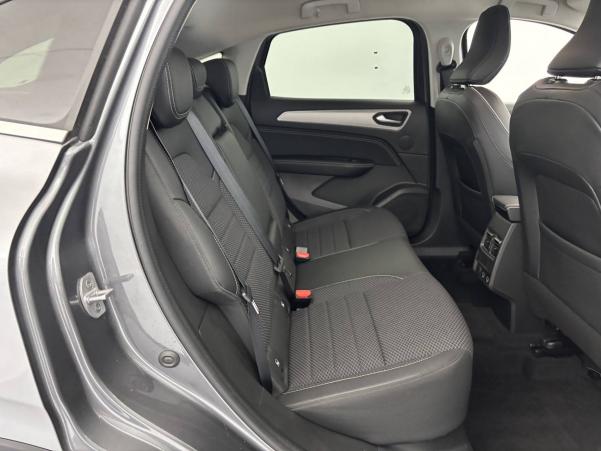 Vente en ligne Renault Arkana  E-Tech hybride 145 - 22 au prix de 23 990 €
