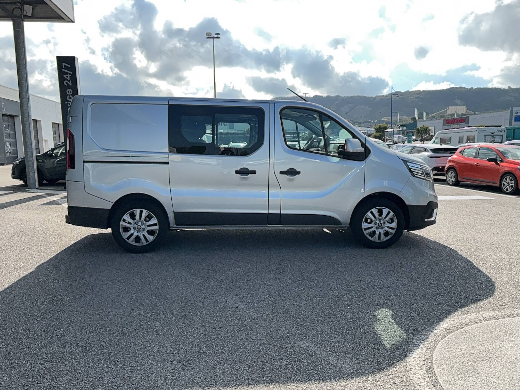 Vente en ligne Renault Trafic Cabine Approfondie TRAFIC CA L1H1 3T BLUE DCI 150 AUTO au prix de 35 900 €