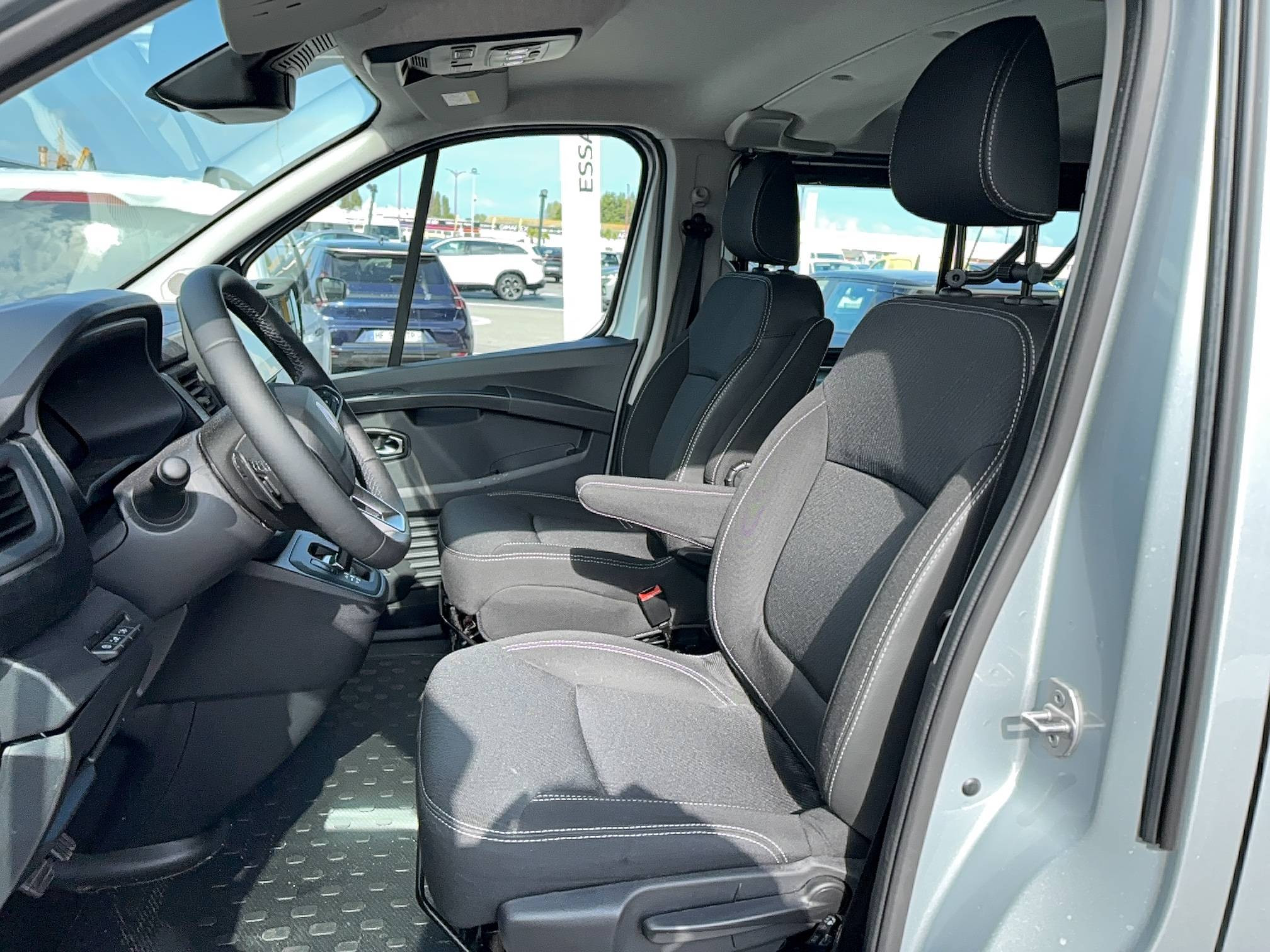 Vente en ligne Renault Trafic Cabine Approfondie TRAFIC CA L1H1 3T BLUE DCI 150 AUTO au prix de 35 900 €