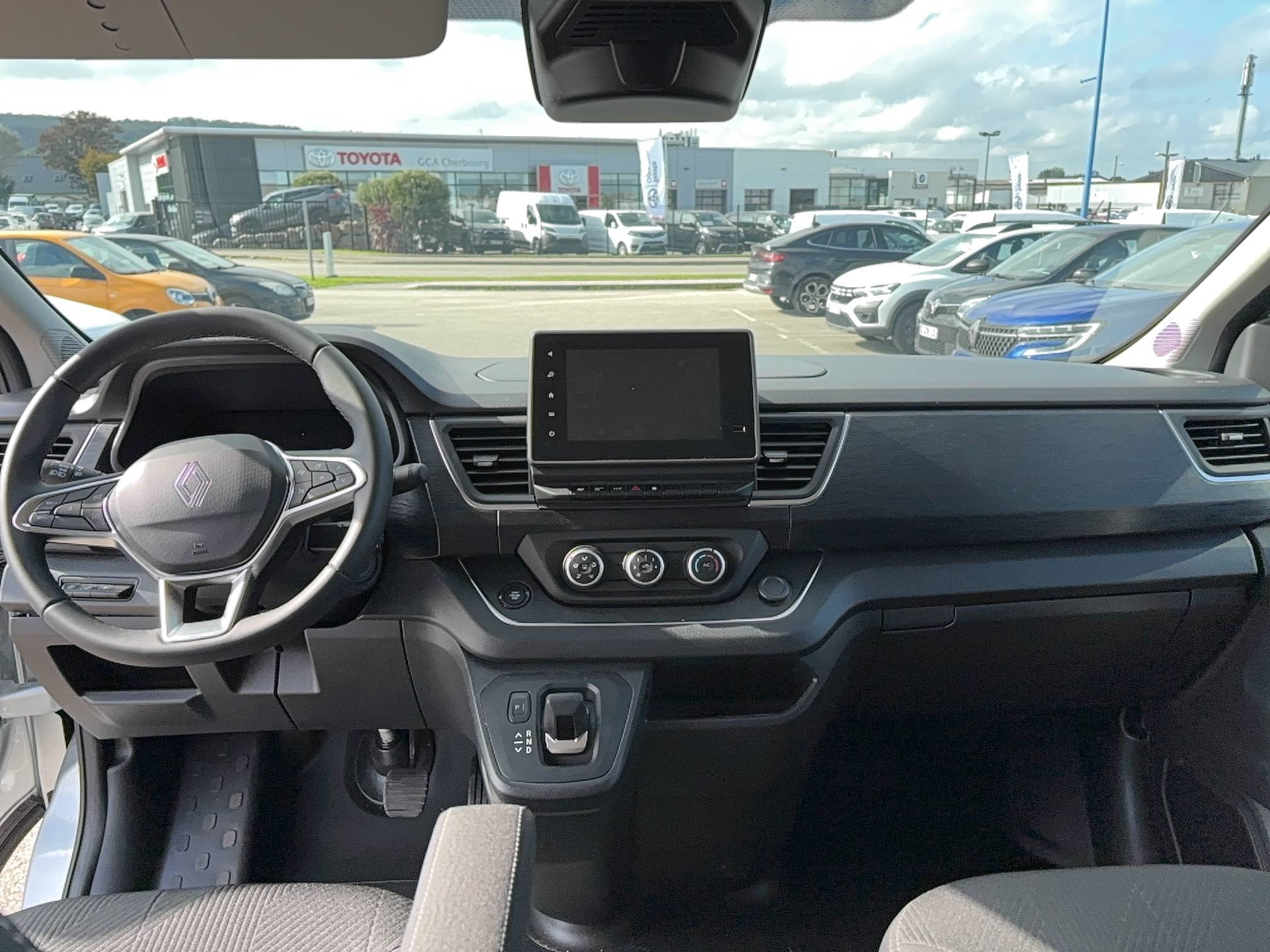 Vente en ligne Renault Trafic Cabine Approfondie TRAFIC CA L1H1 3T BLUE DCI 150 AUTO au prix de 35 900 €