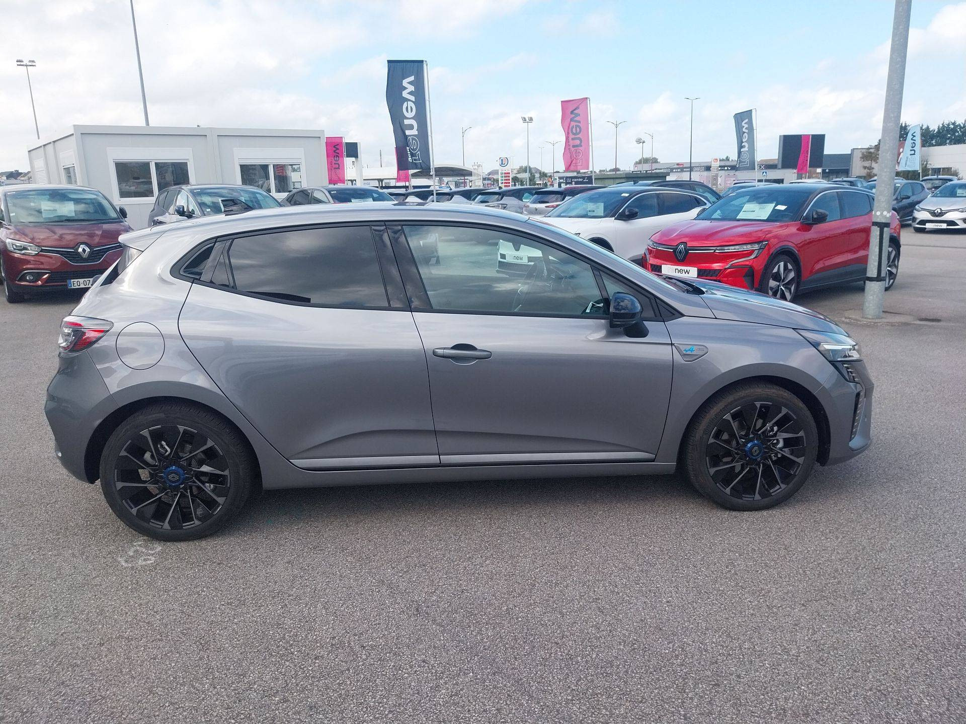 Vente en ligne Renault Clio 5 Clio E-Tech full hybrid 145 ch GSR2 au prix de 24 490 €