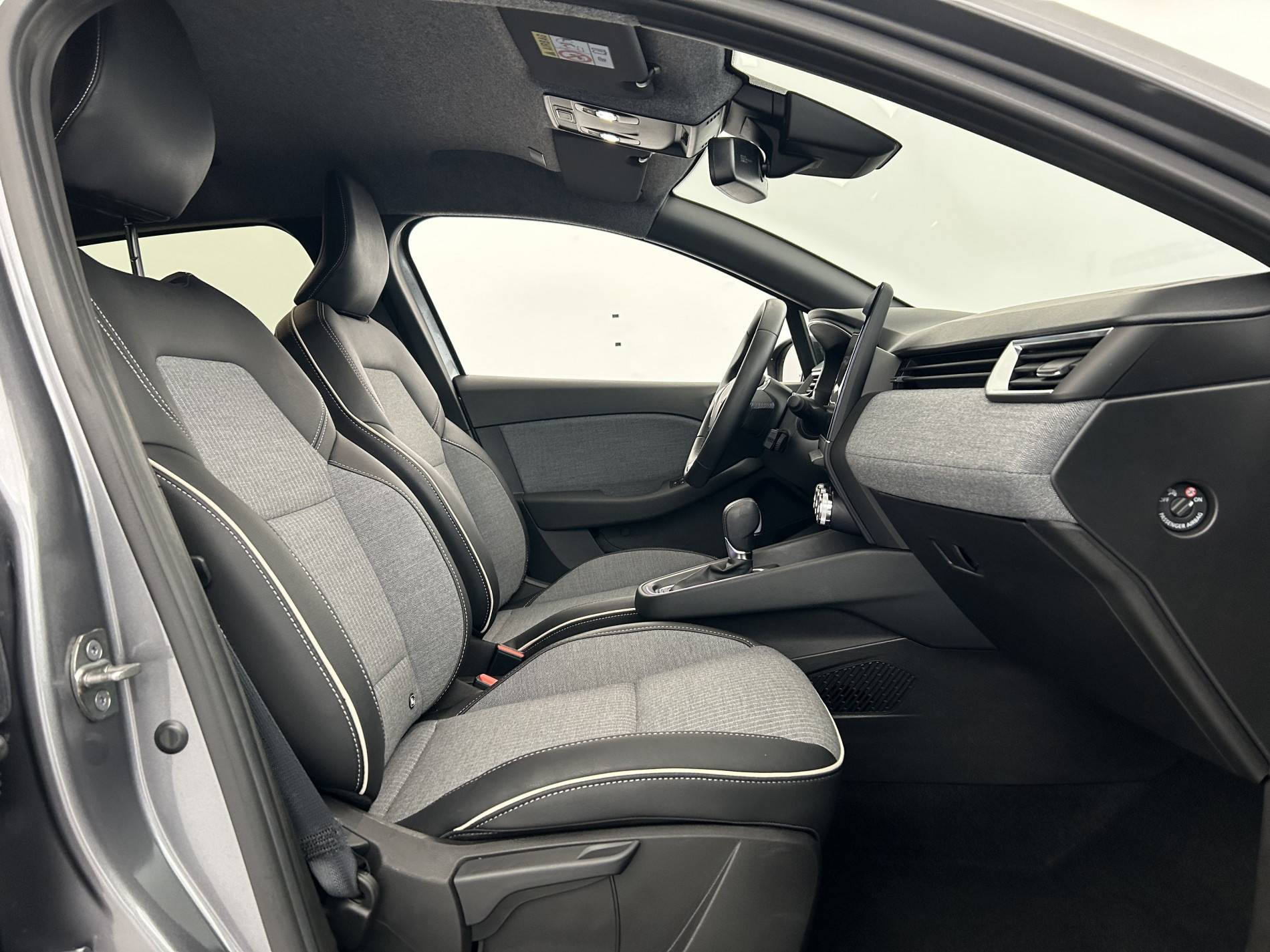 Vente en ligne Renault Clio 5 Clio E-Tech full hybrid 145 au prix de 19 790 €