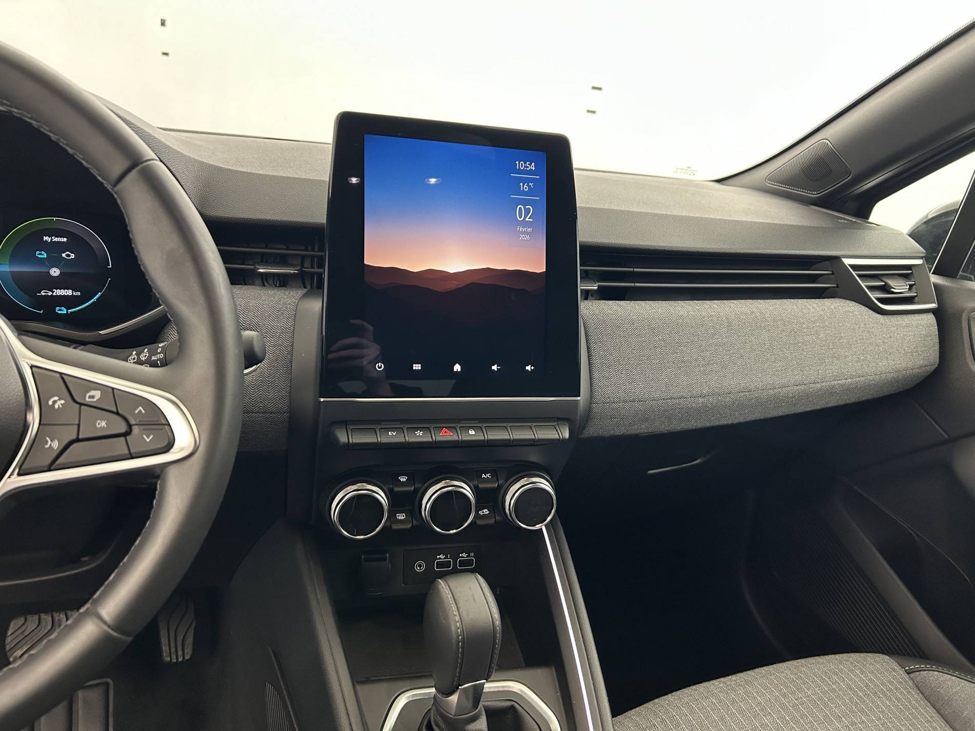 Vente en ligne Renault Clio 5 Clio E-Tech full hybrid 145 au prix de 19 790 €