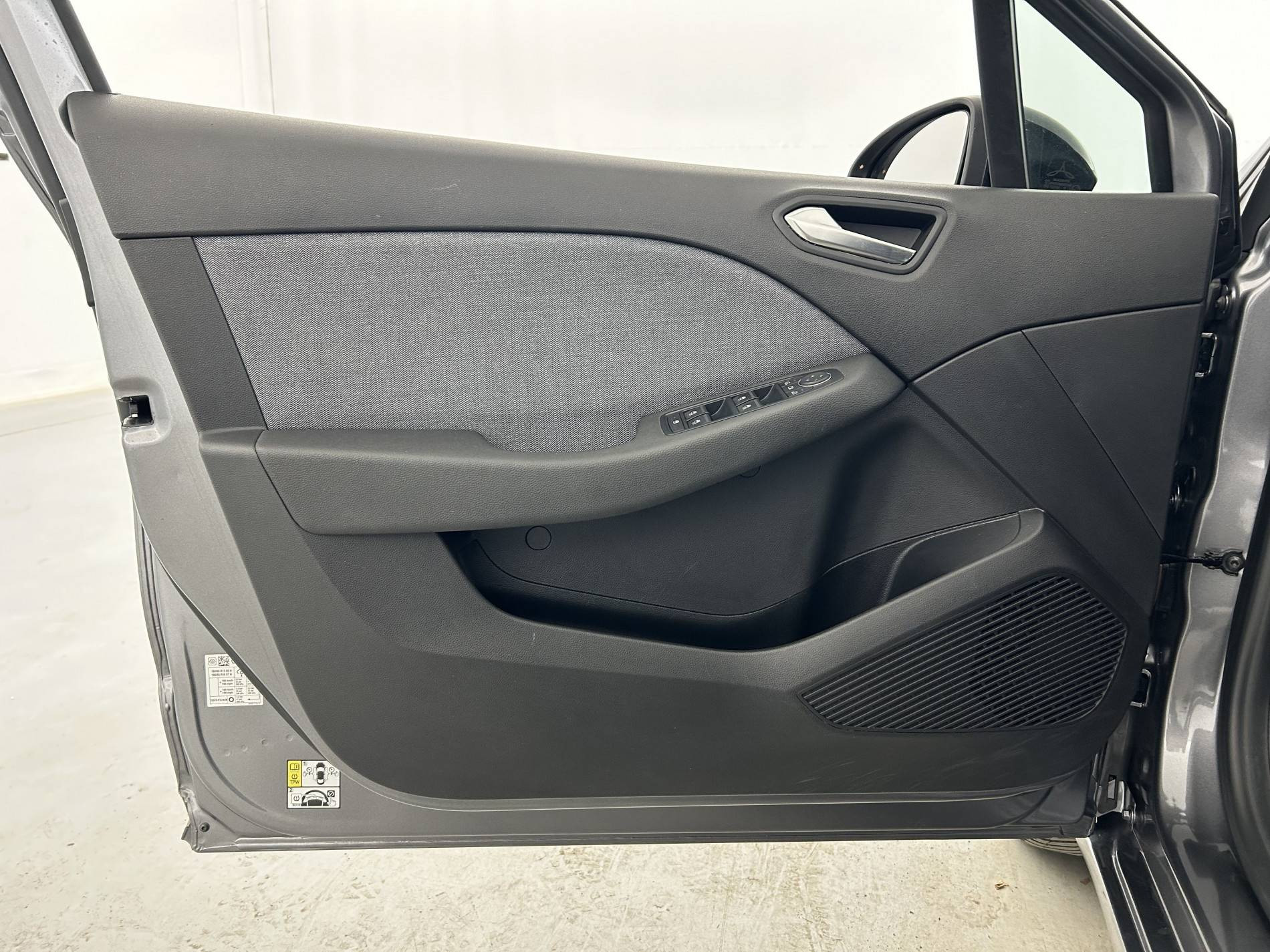 Vente en ligne Renault Clio 5 Clio E-Tech full hybrid 145 au prix de 19 790 €