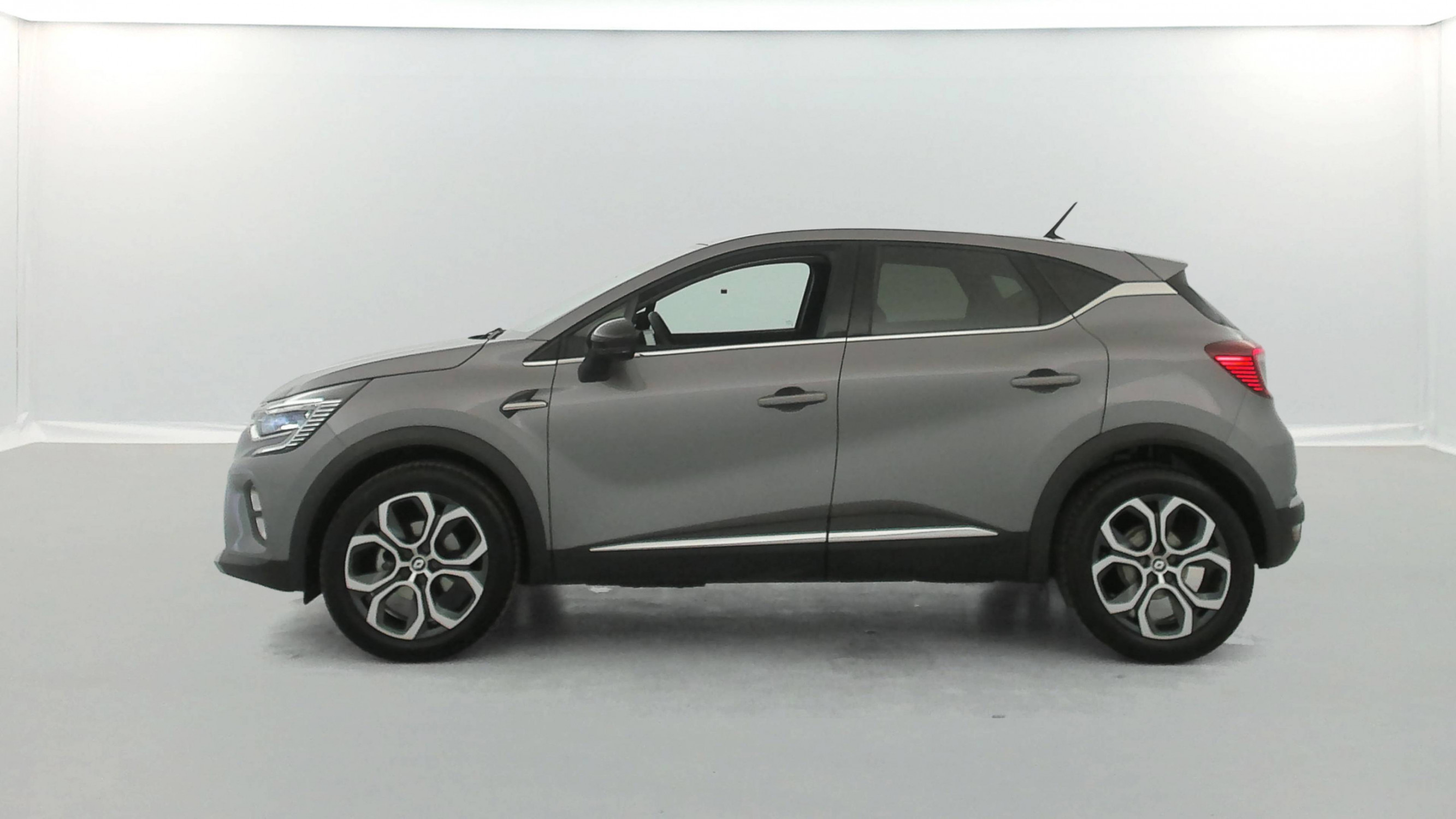 Vente en ligne Renault Captur  TCe 140 - 21 au prix de 17 990 €