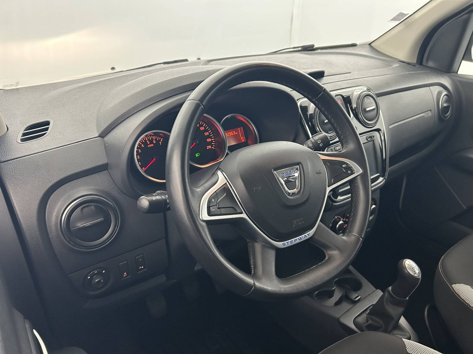 Vente en ligne Dacia Lodgy  TCe 115 5 places au prix de 11 790 €