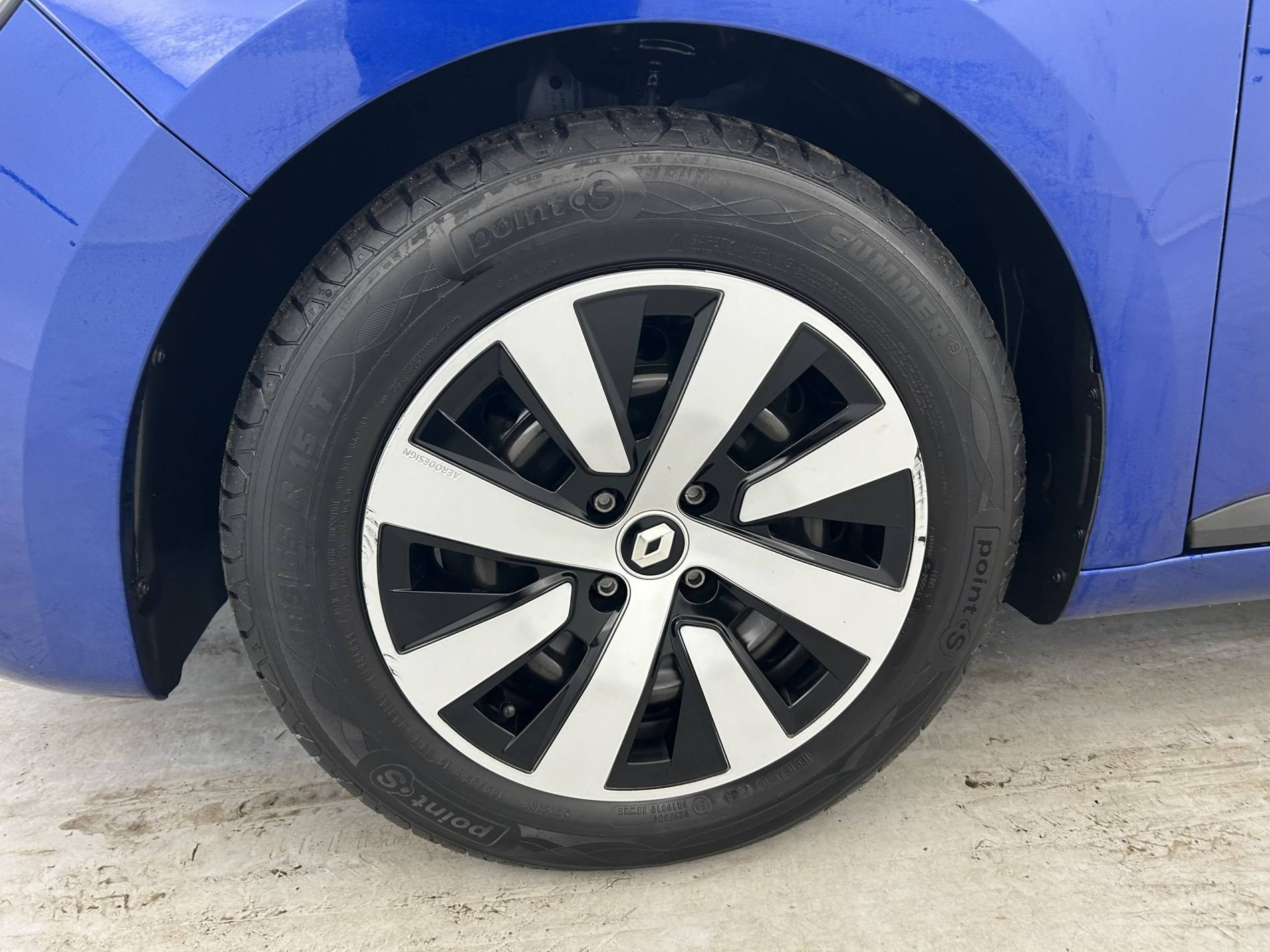 Vente en ligne Renault Clio 5 Clio TCe 90 au prix de 14 490 €