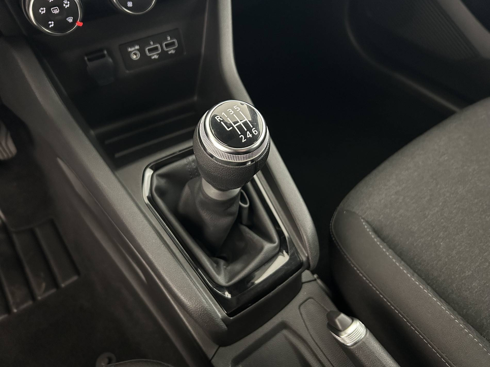 Vente en ligne Renault Clio 5 Clio TCe 90 au prix de 14 490 €