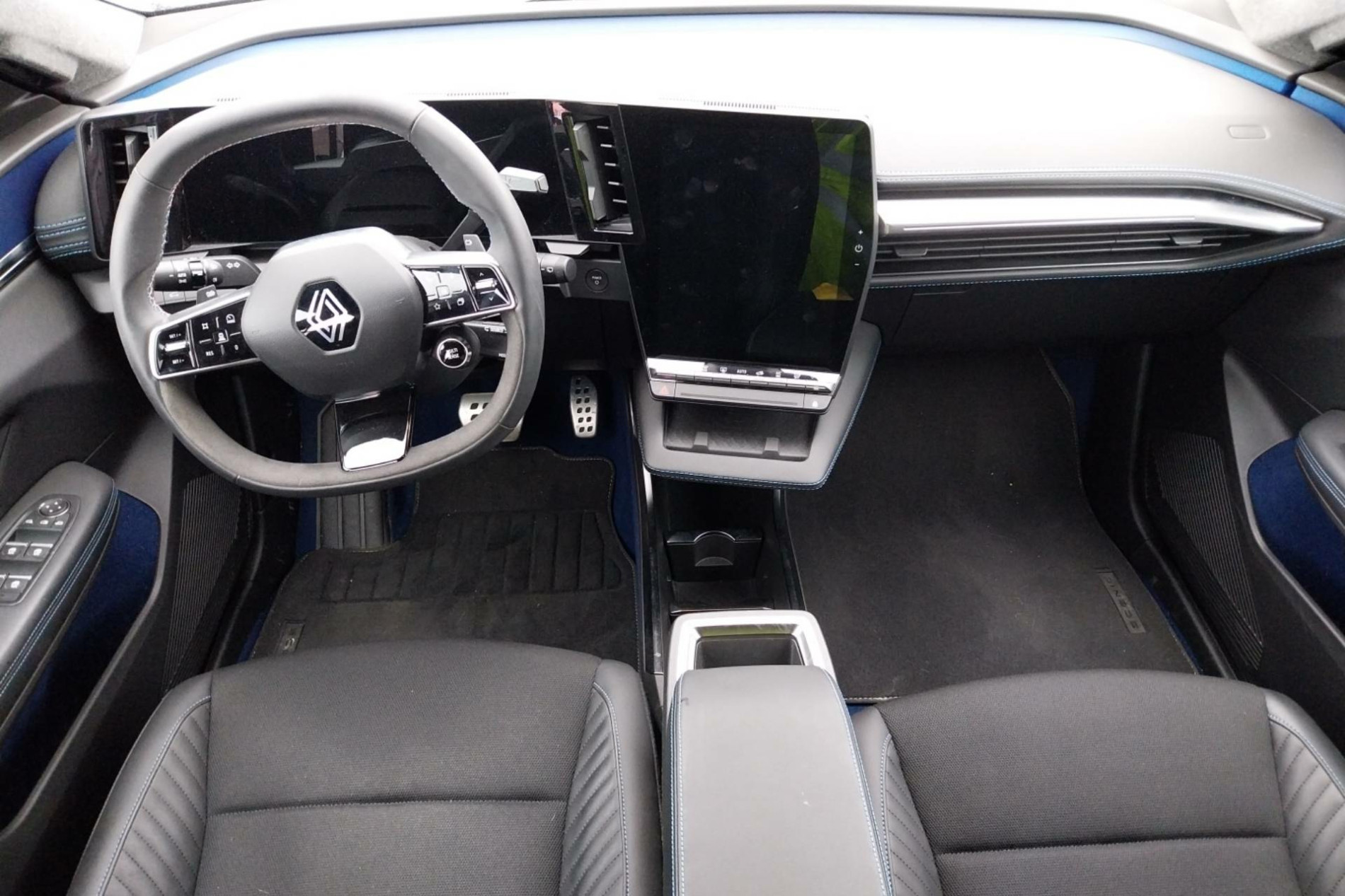 Vente en ligne Renault Scenic E-Tech  220 ch grande autonomie au prix de 37 590 €