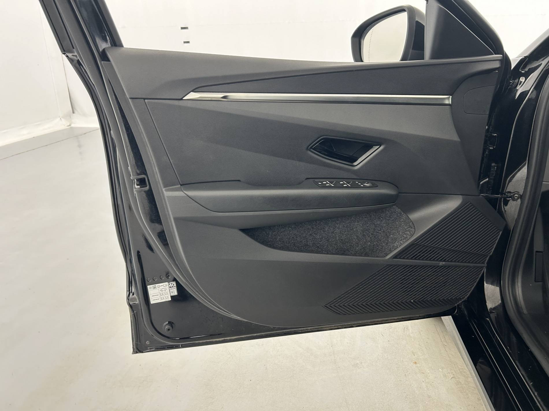 Vente en ligne Renault Megane E-Tech  EV40 130ch standard charge au prix de 18 190 €