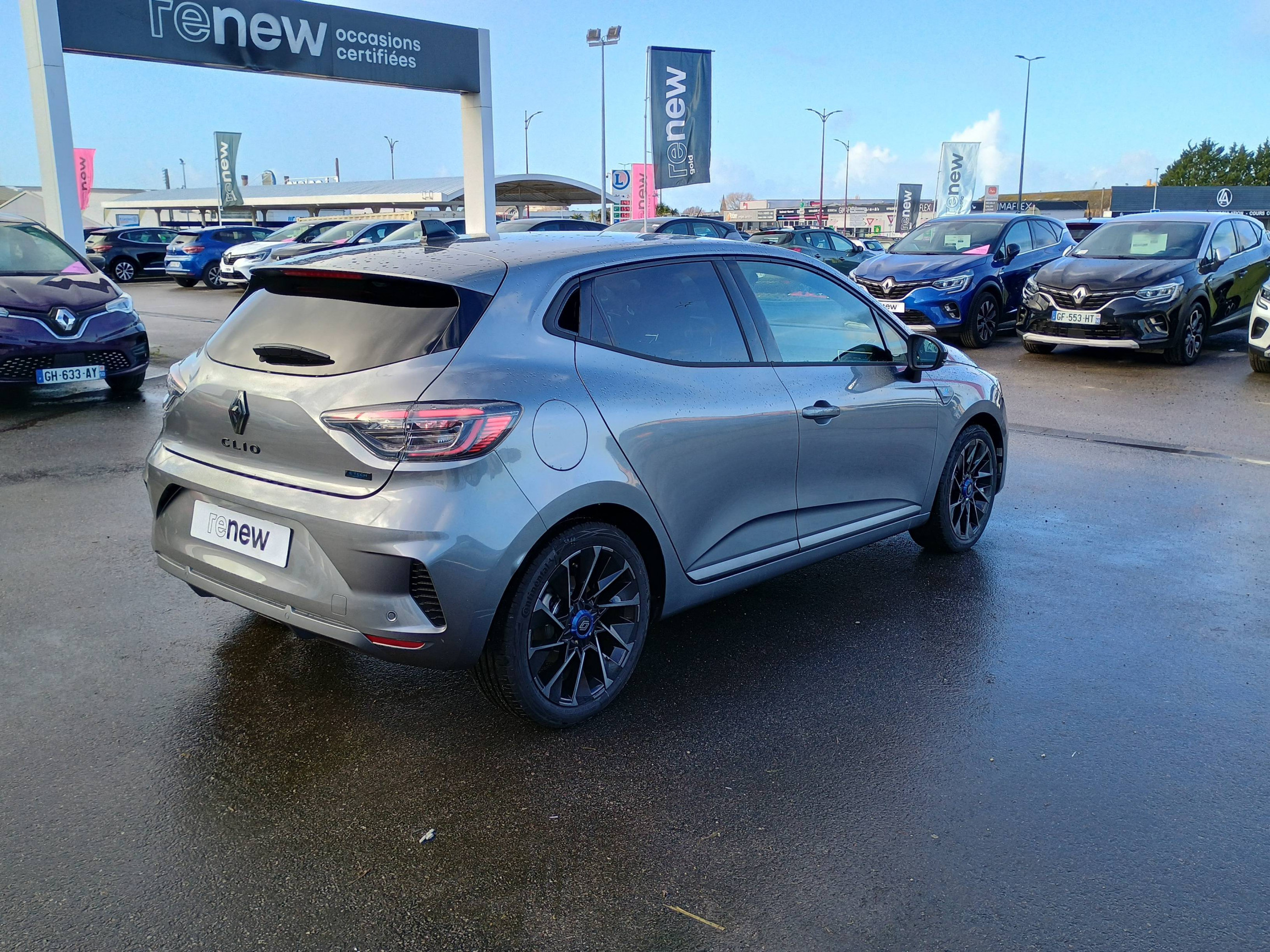 Vente en ligne Renault Clio 5 Clio E-Tech full hybrid 145 ch GSR2 au prix de 24 490 €