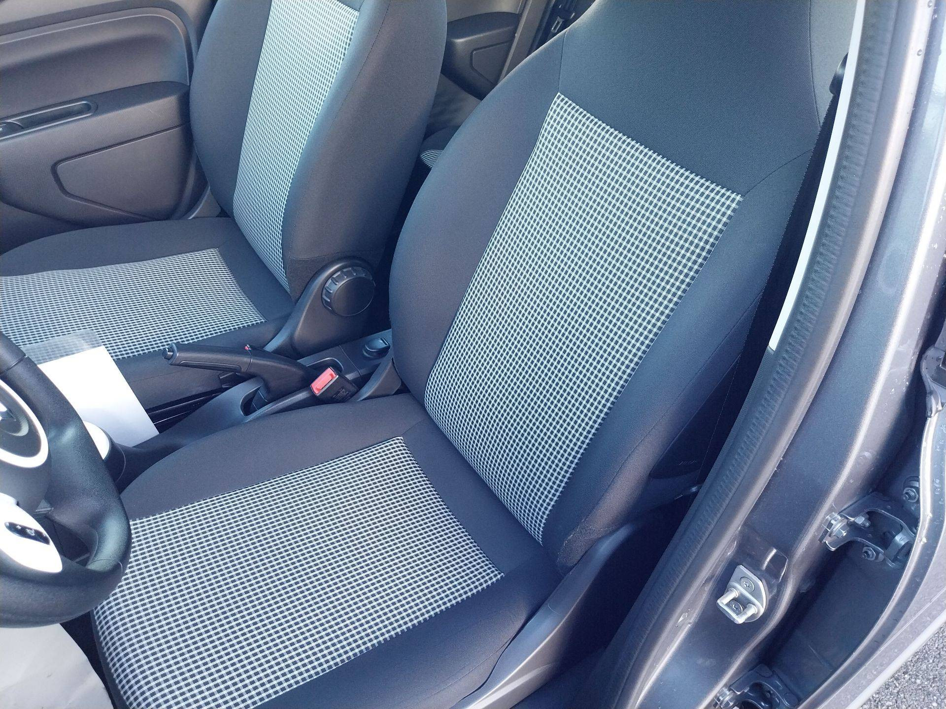 Vente en ligne Renault Twingo Electrique Twingo III E-Tech au prix de 12 990 €