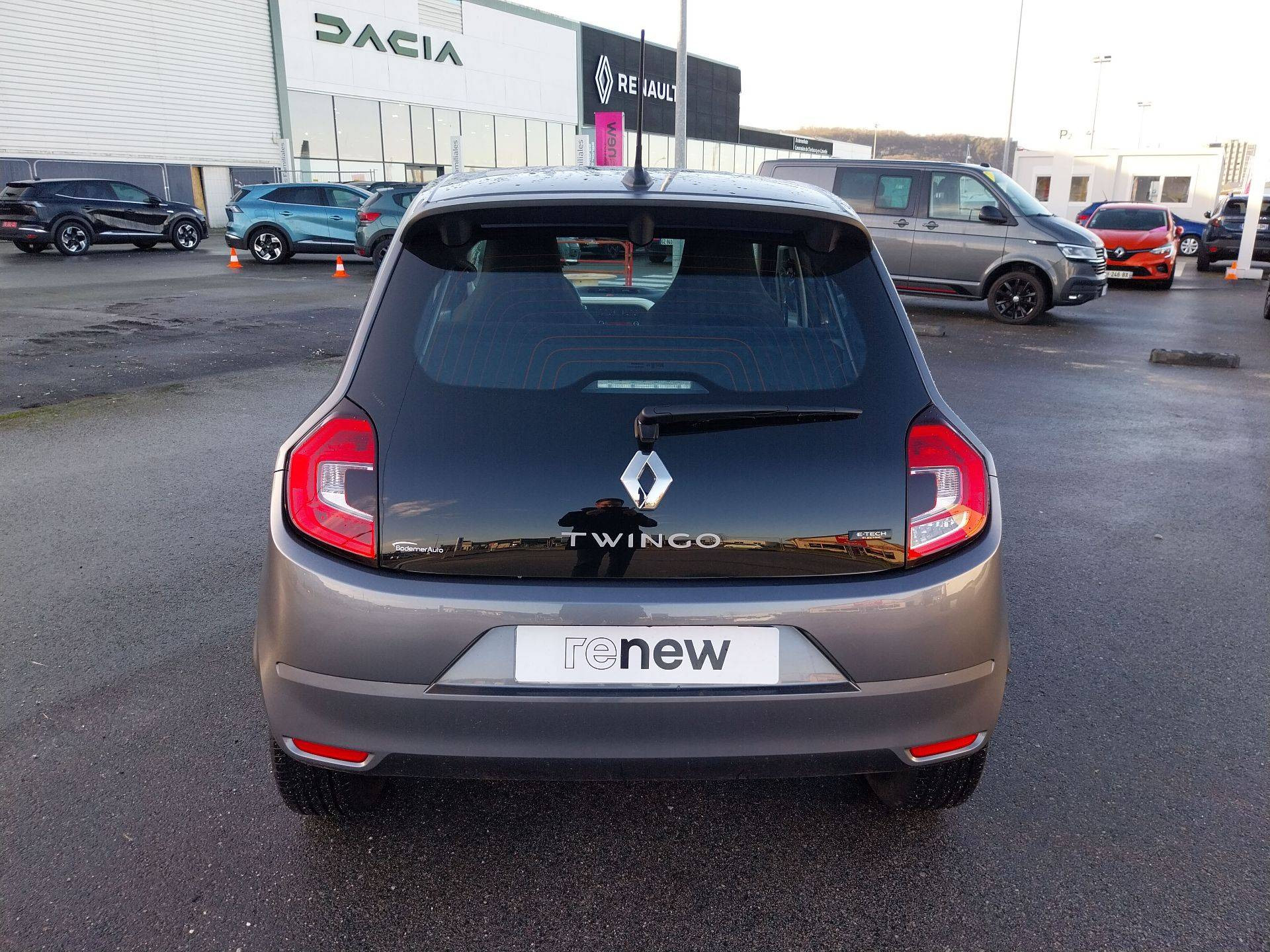 Vente en ligne Renault Twingo Electrique Twingo III E-Tech au prix de 12 990 €