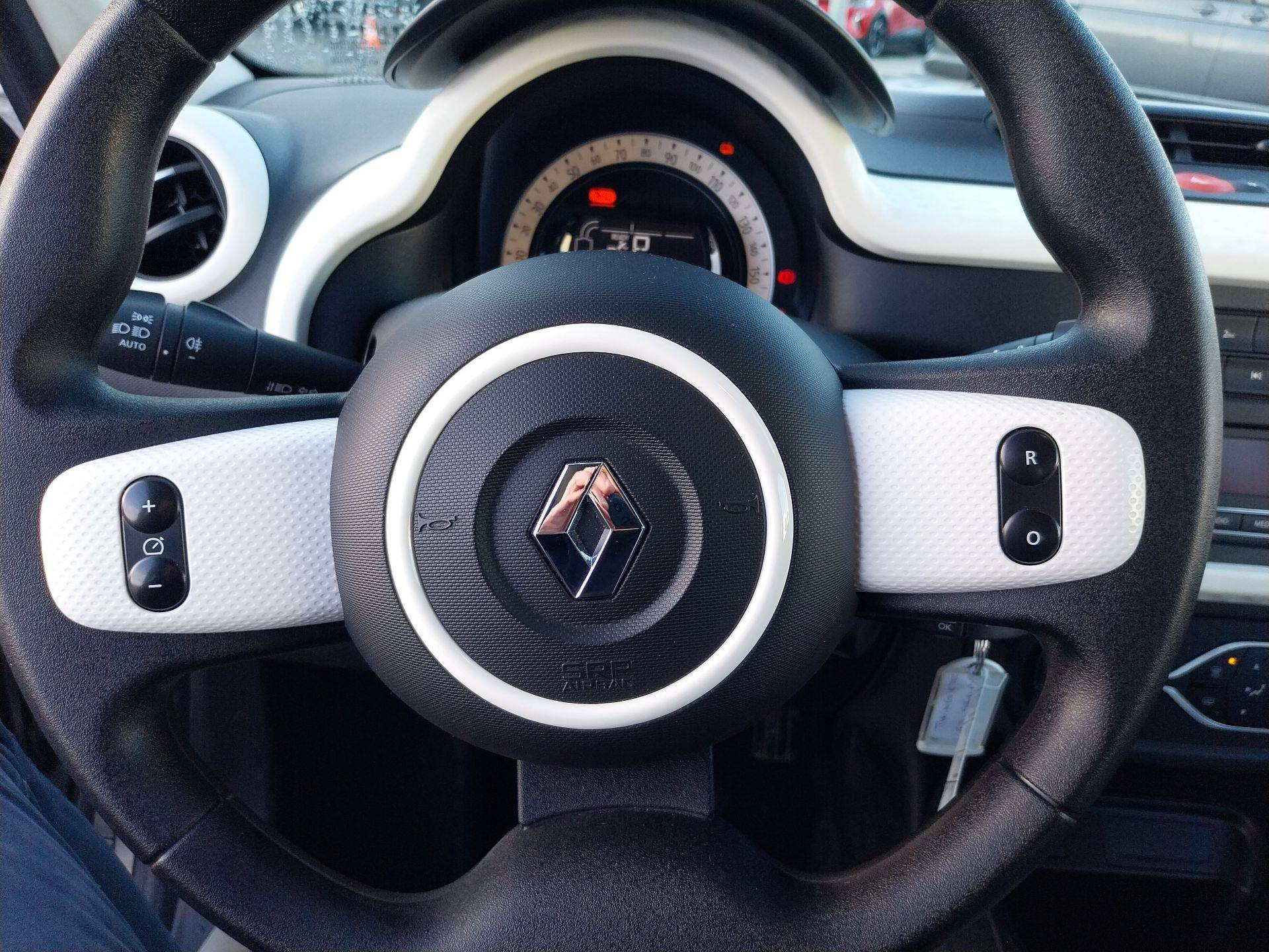 Vente en ligne Renault Twingo Electrique Twingo III E-Tech au prix de 12 990 €