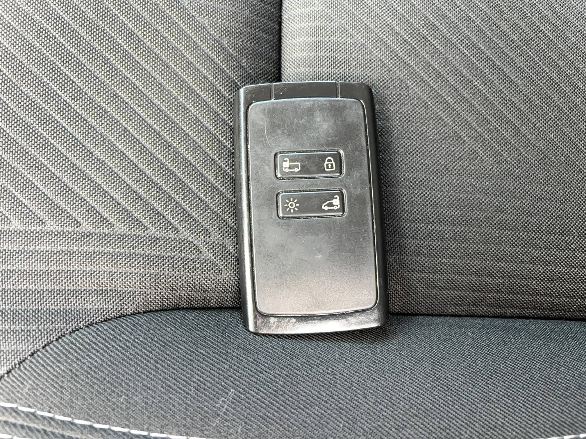 Vente en ligne Renault Trafic Cabine Approfondie TRAFIC CA L1H1 3T BLUE DCI 150 AUTO au prix de 35 900 €