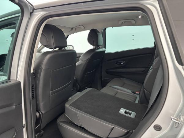 Vente en ligne Renault Grand Scenic 4 Grand Scenic Blue dCi 120 au prix de 19 690 €