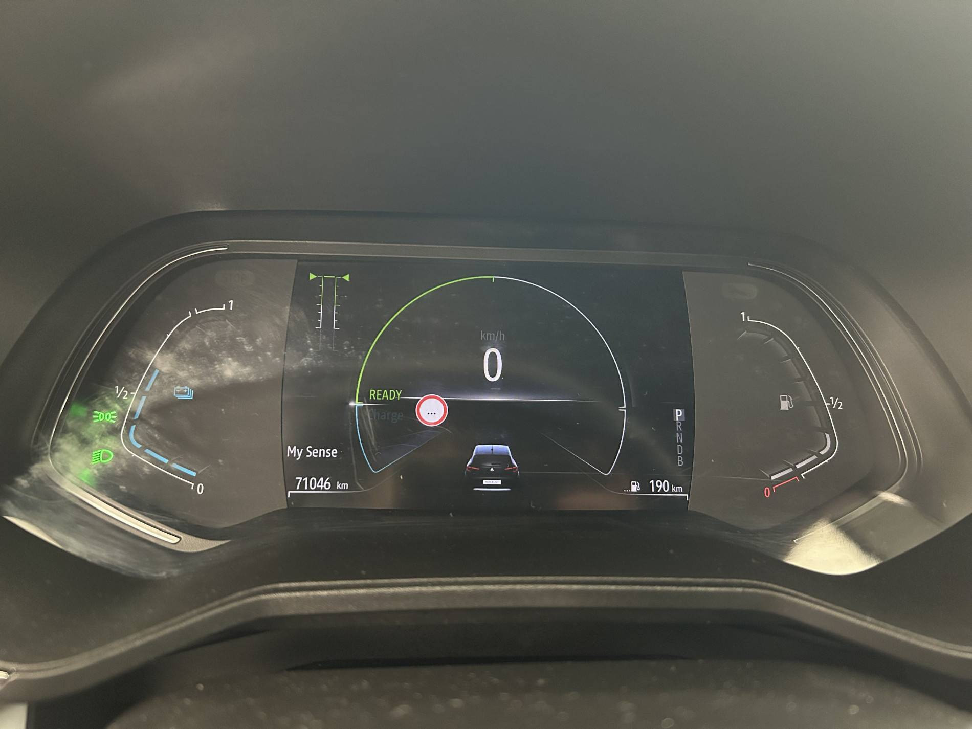 Vente en ligne Renault Clio 5 Clio E-Tech 140 au prix de 15 990 €