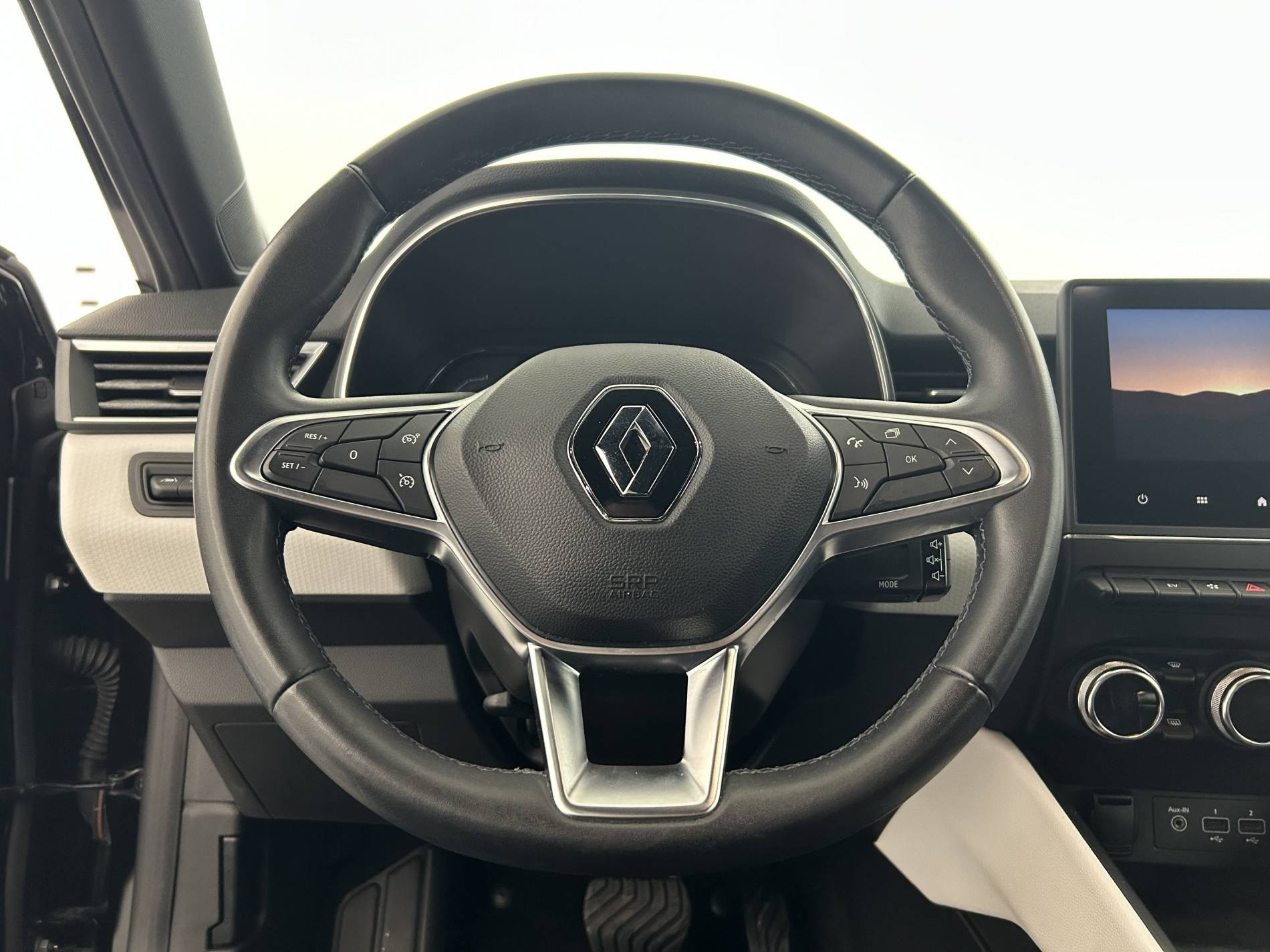 Vente en ligne Renault Clio 5 Clio E-Tech 140 au prix de 15 990 €