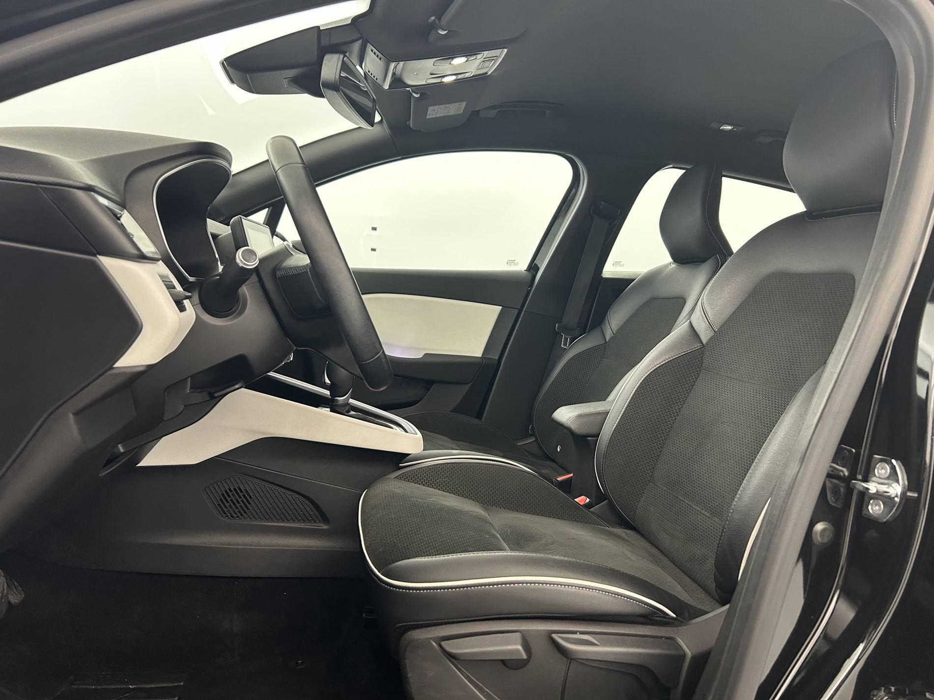 Vente en ligne Renault Clio 5 Clio E-Tech 140 au prix de 15 990 €