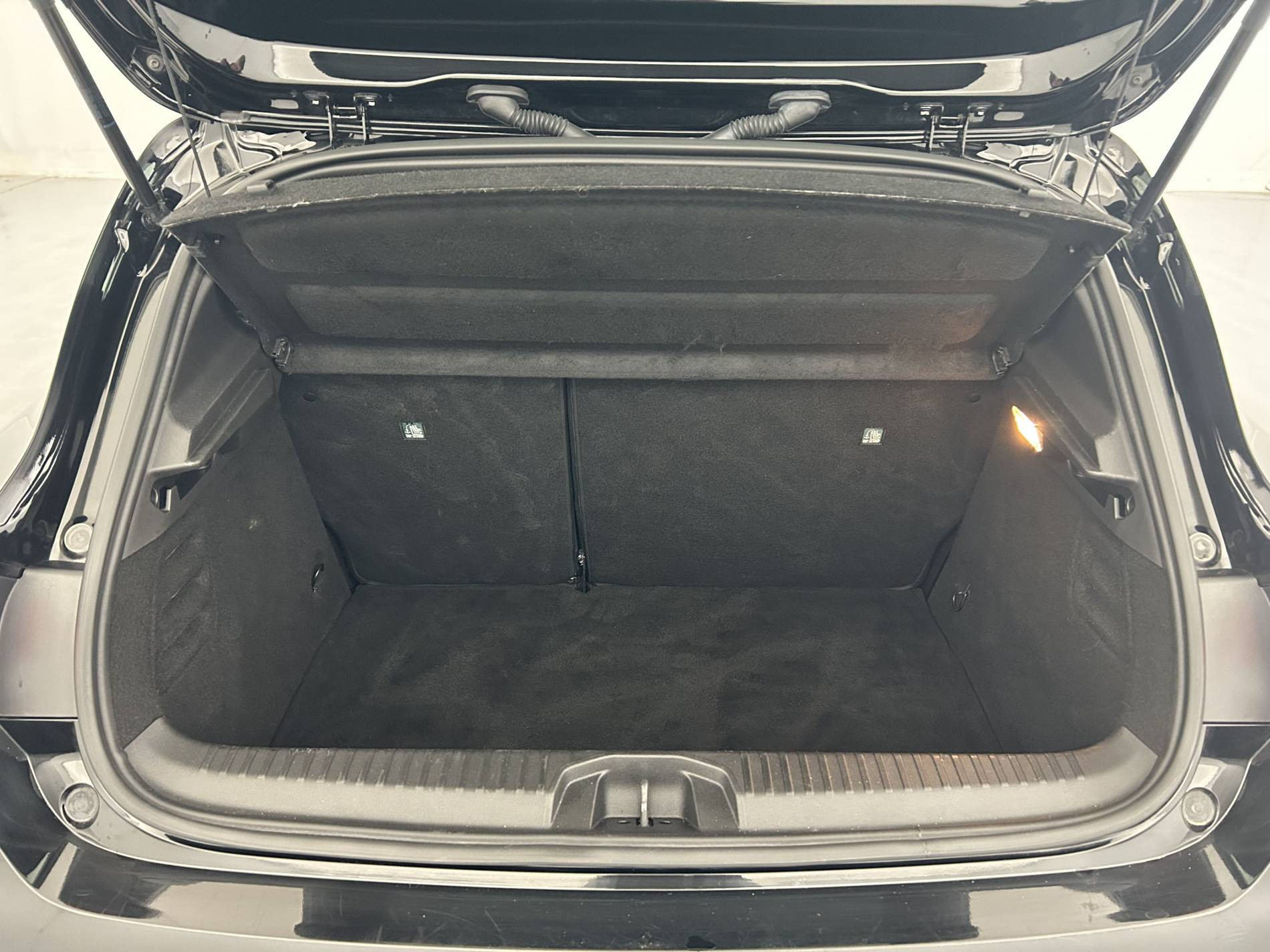 Vente en ligne Renault Clio 5 Clio E-Tech 140 au prix de 15 990 €