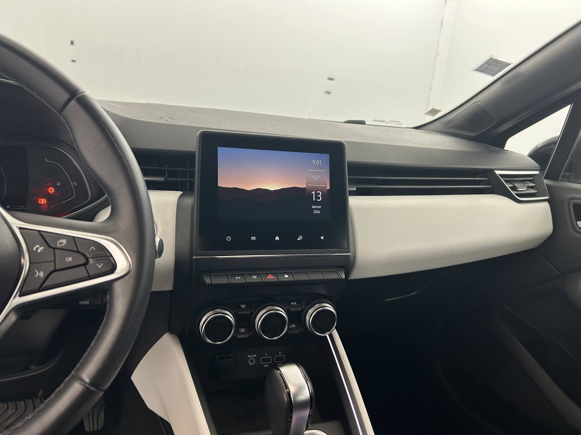 Vente en ligne Renault Clio 5 Clio E-Tech 140 au prix de 15 990 €