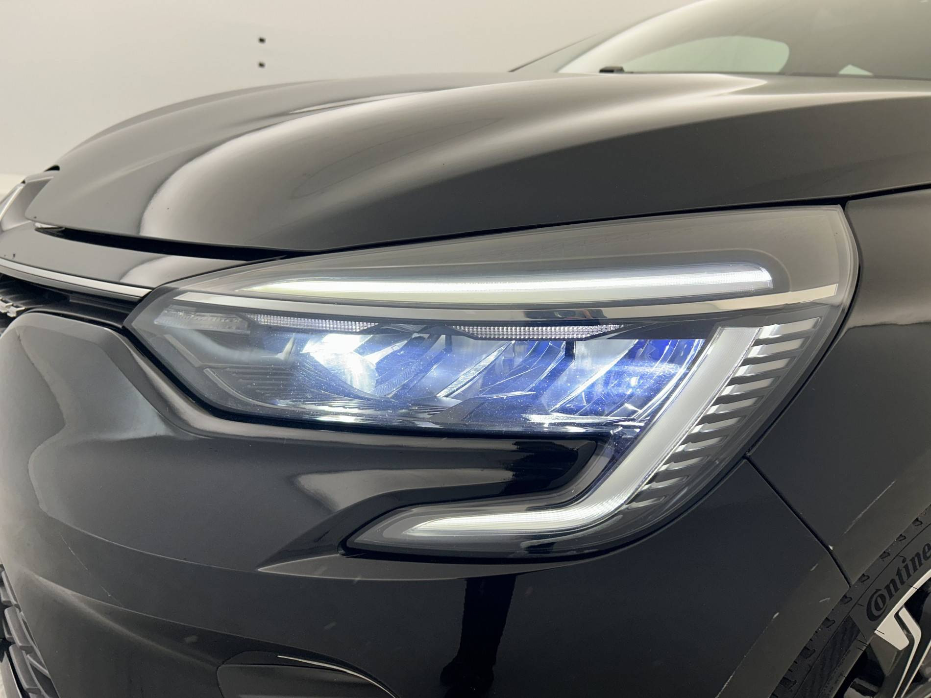 Vente en ligne Renault Clio 5 Clio E-Tech 140 au prix de 15 990 €