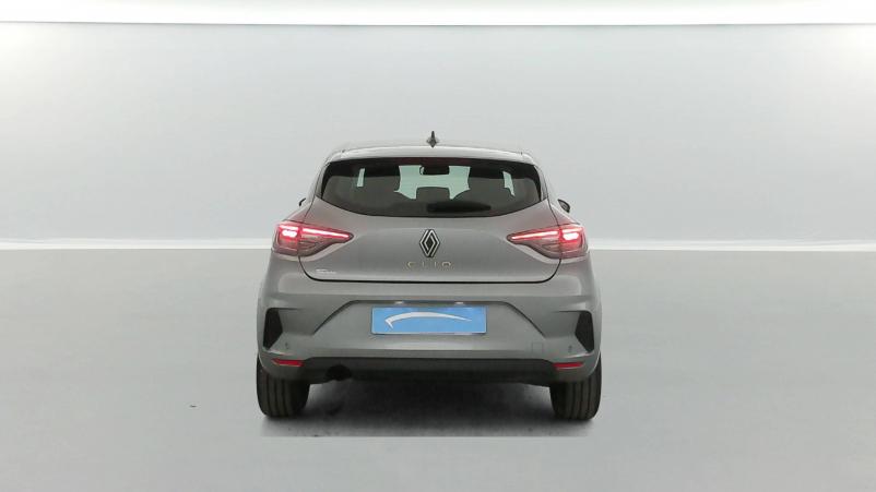 Vente en ligne Renault Clio 5 Clio Blue dCi 100 ch GSR2 au prix de 16 790 €