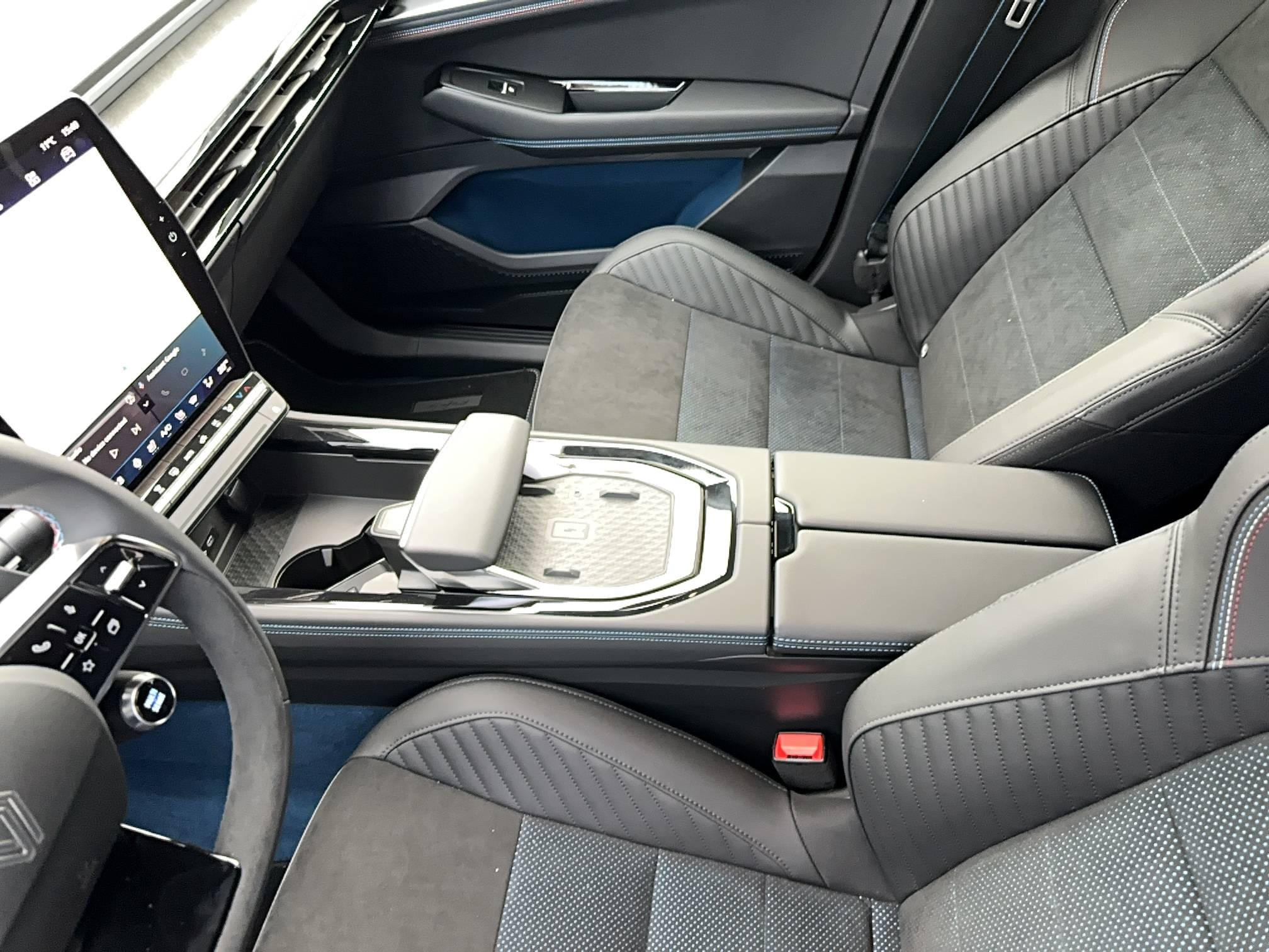 Vente en ligne Renault Rafale  hyper hybrid E-Tech 300ch 4x4 au prix de 52 900 €