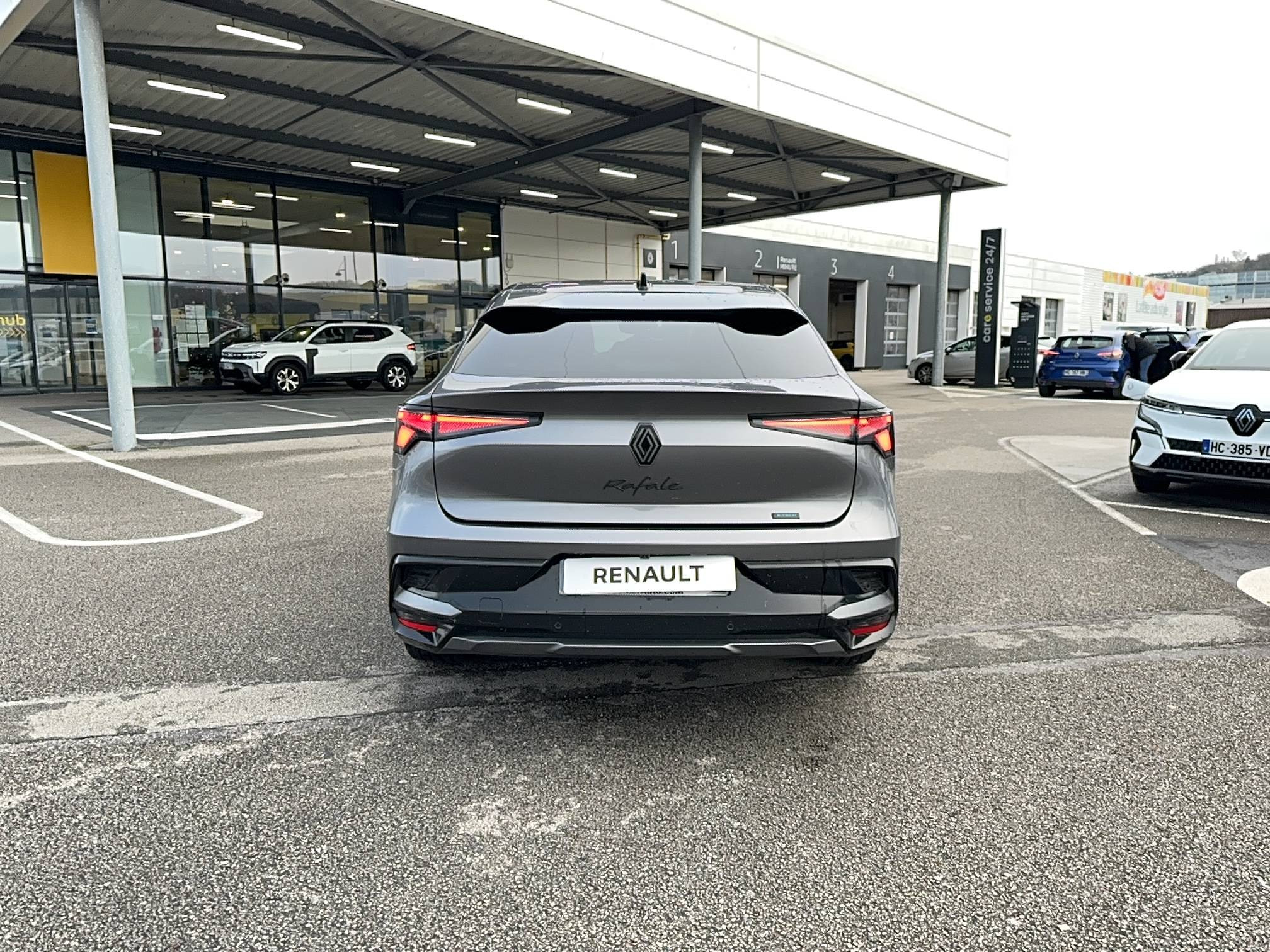 Vente en ligne Renault Rafale  hyper hybrid E-Tech 300ch 4x4 au prix de 52 900 €
