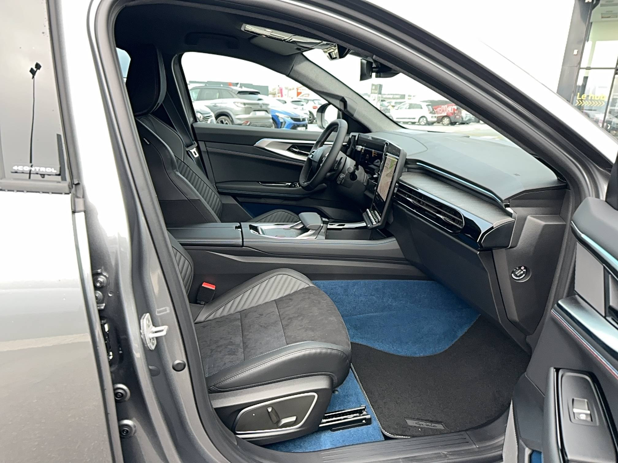 Vente en ligne Renault Rafale  hyper hybrid E-Tech 300ch 4x4 au prix de 52 900 €