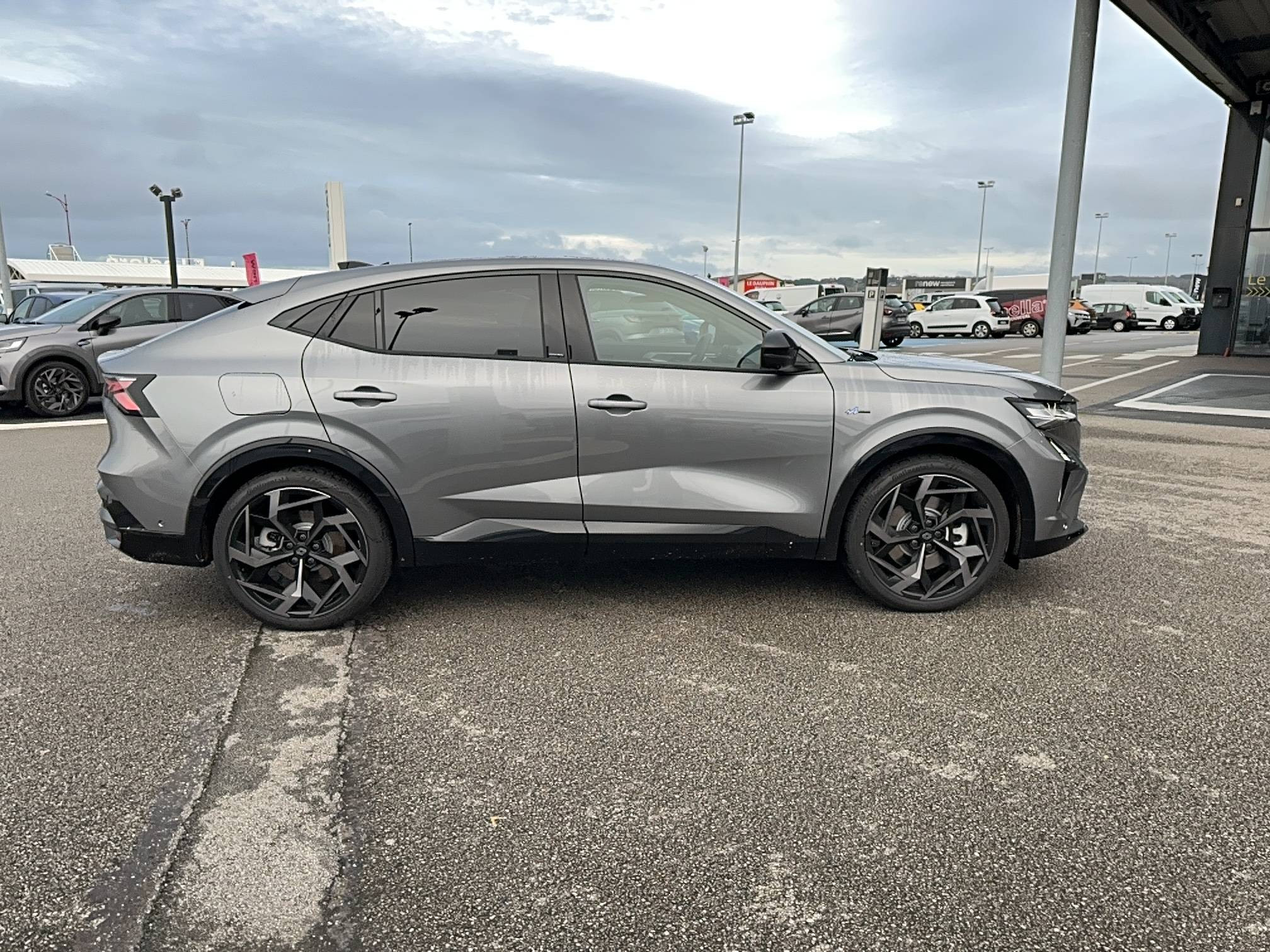 Vente en ligne Renault Rafale  hyper hybrid E-Tech 300ch 4x4 au prix de 52 900 €