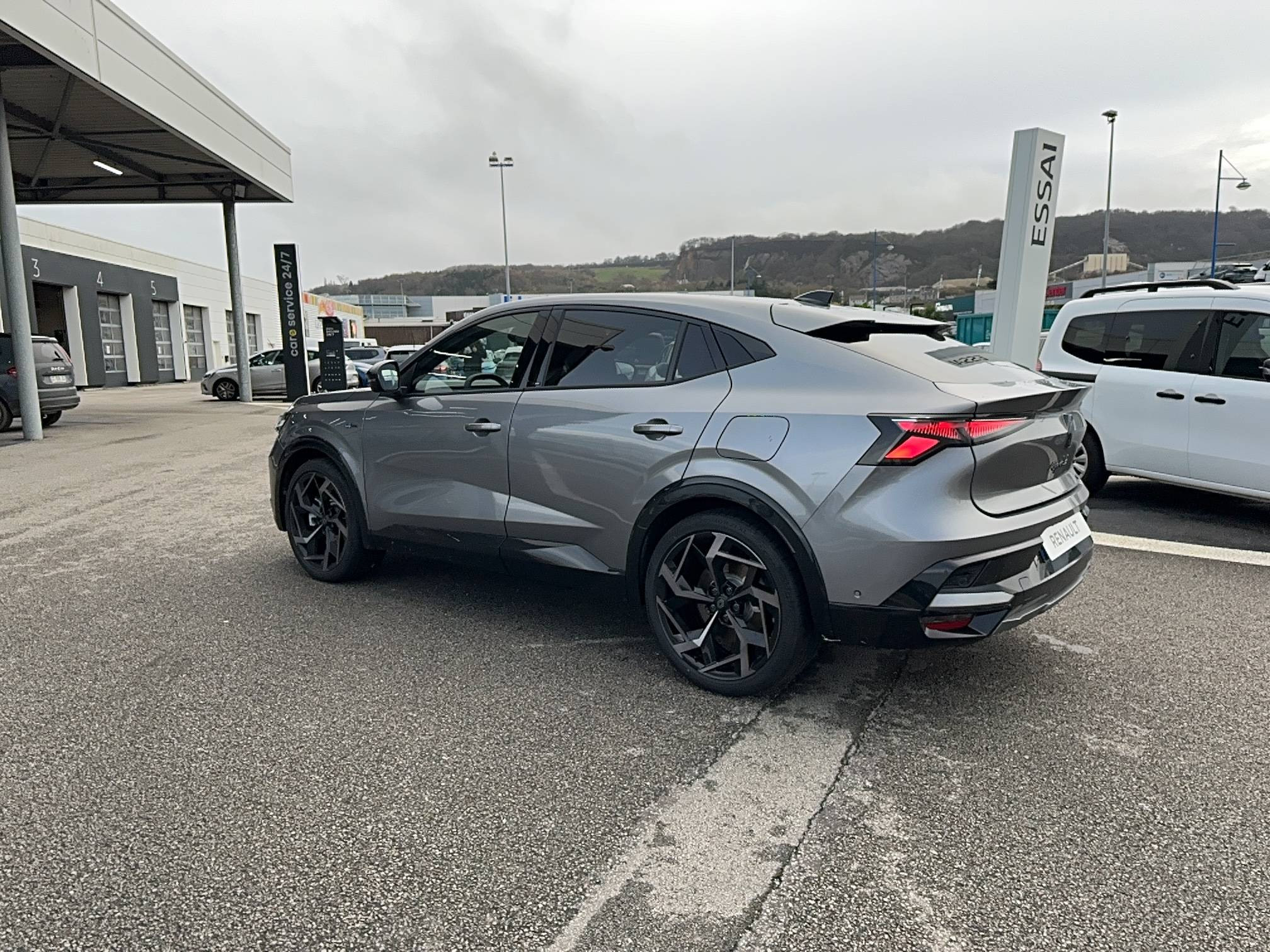 Vente en ligne Renault Rafale  hyper hybrid E-Tech 300ch 4x4 au prix de 52 900 €