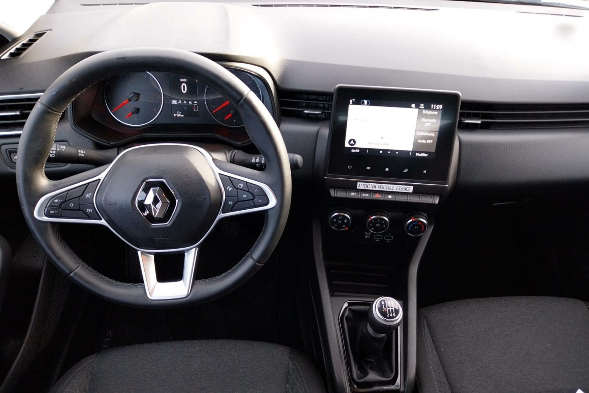 Vente en ligne Renault Clio 5 Clio TCe 100 GPL - 21N au prix de 13 290 €