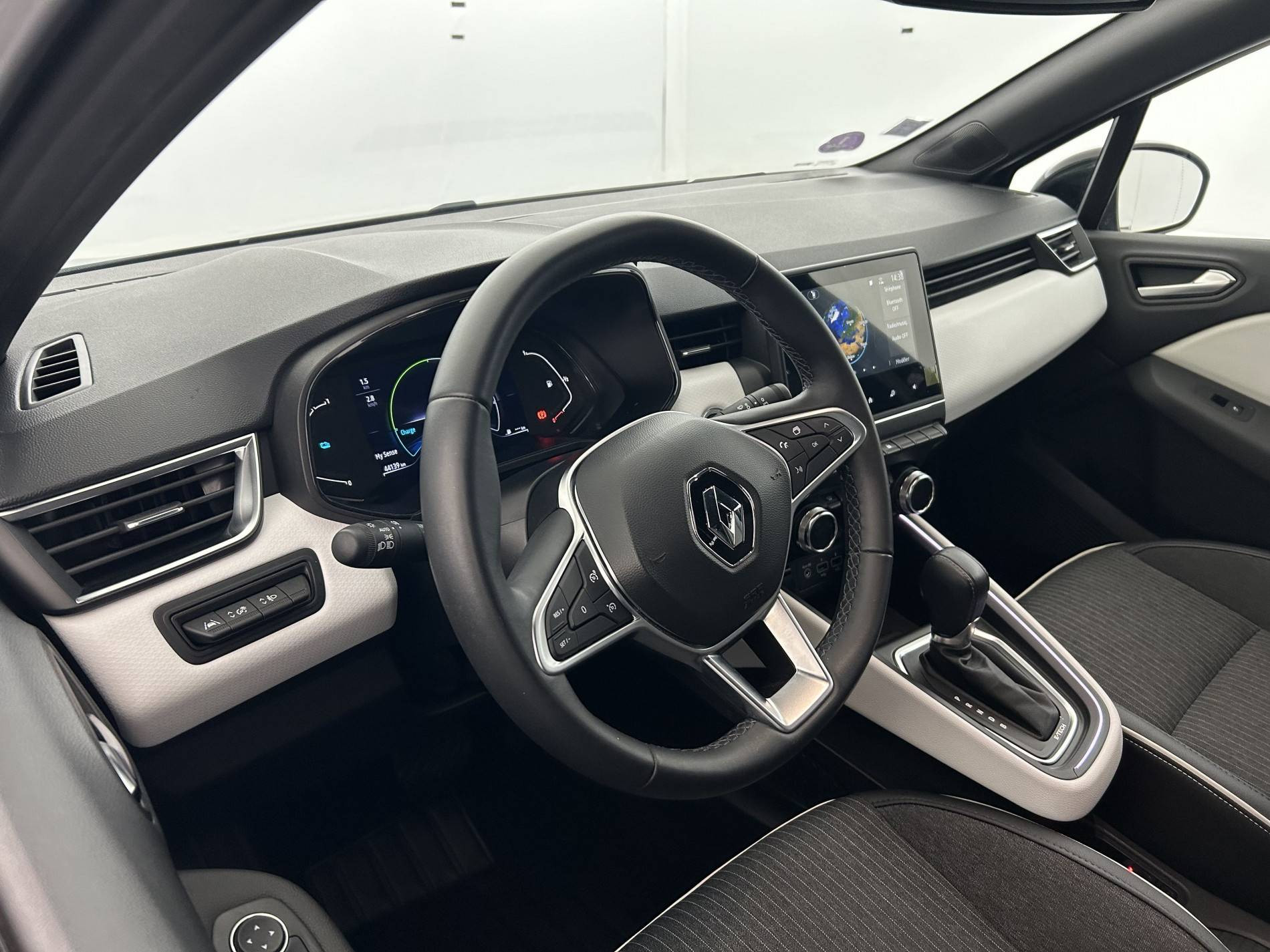 Vente en ligne Renault Clio 5 Clio E-Tech 140 - 21N au prix de 17 590 €