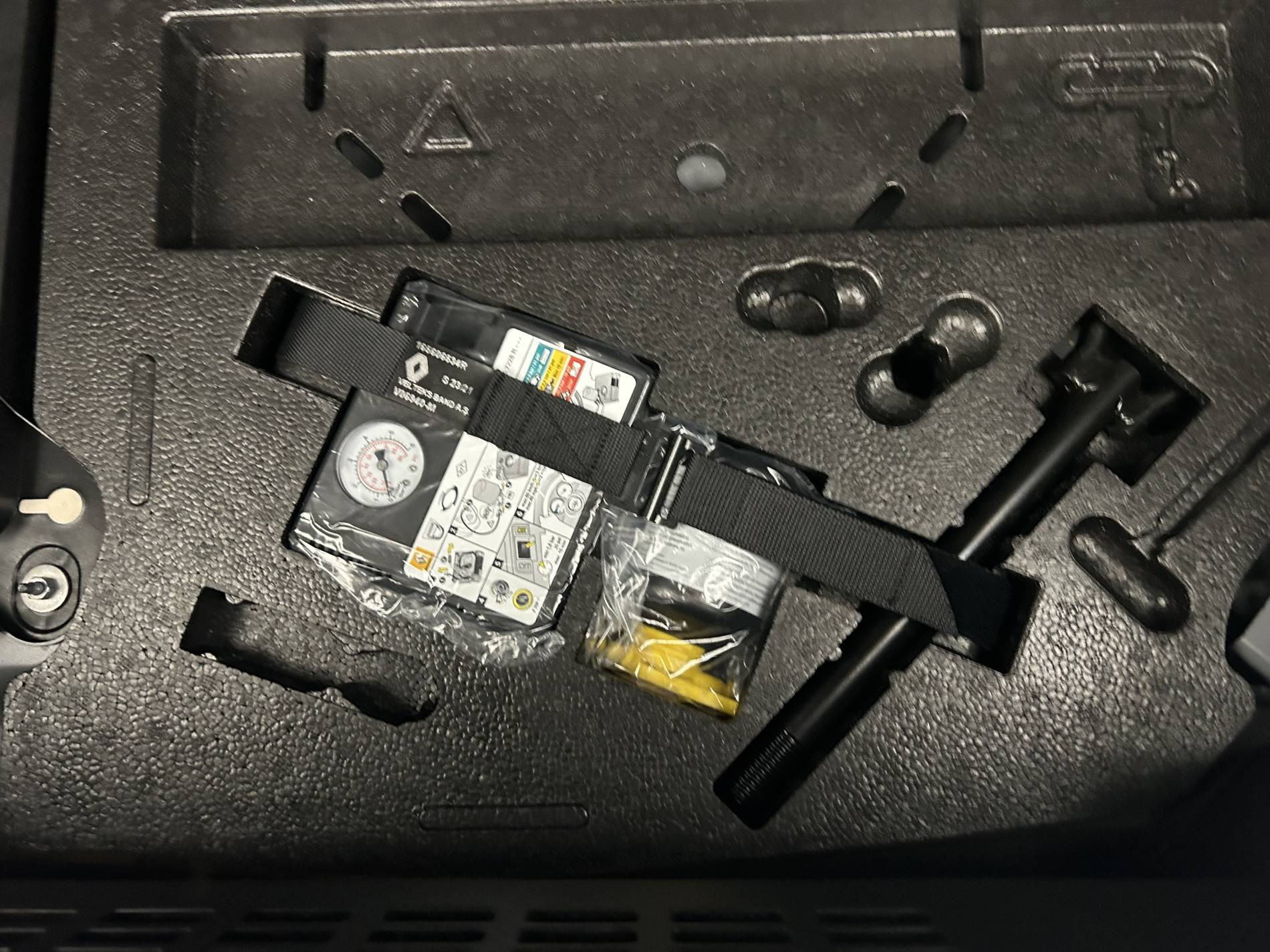 Vente en ligne Renault Clio 5 Clio E-Tech 140 - 21N au prix de 17 590 €