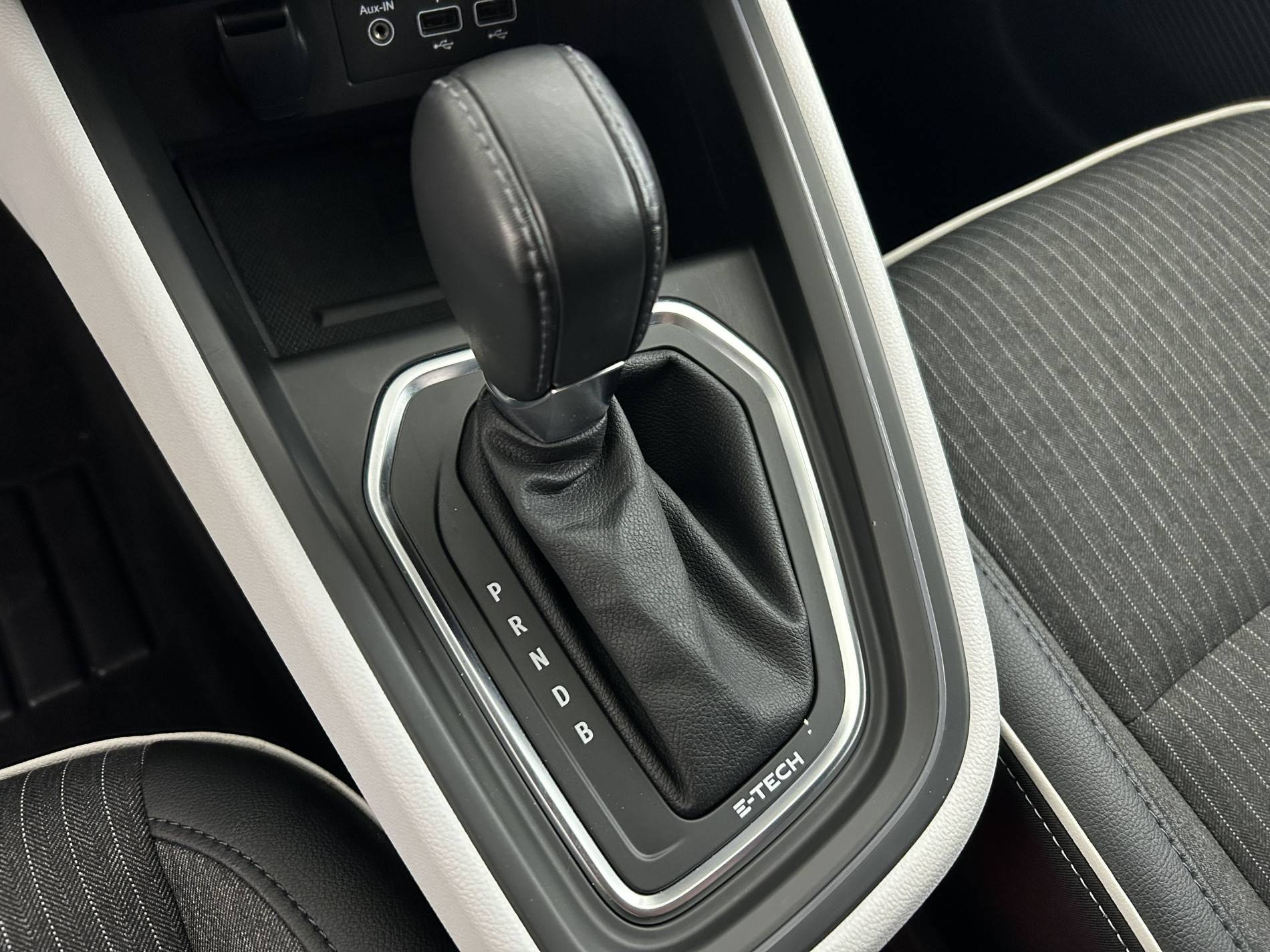 Vente en ligne Renault Clio 5 Clio E-Tech 140 - 21N au prix de 17 590 €