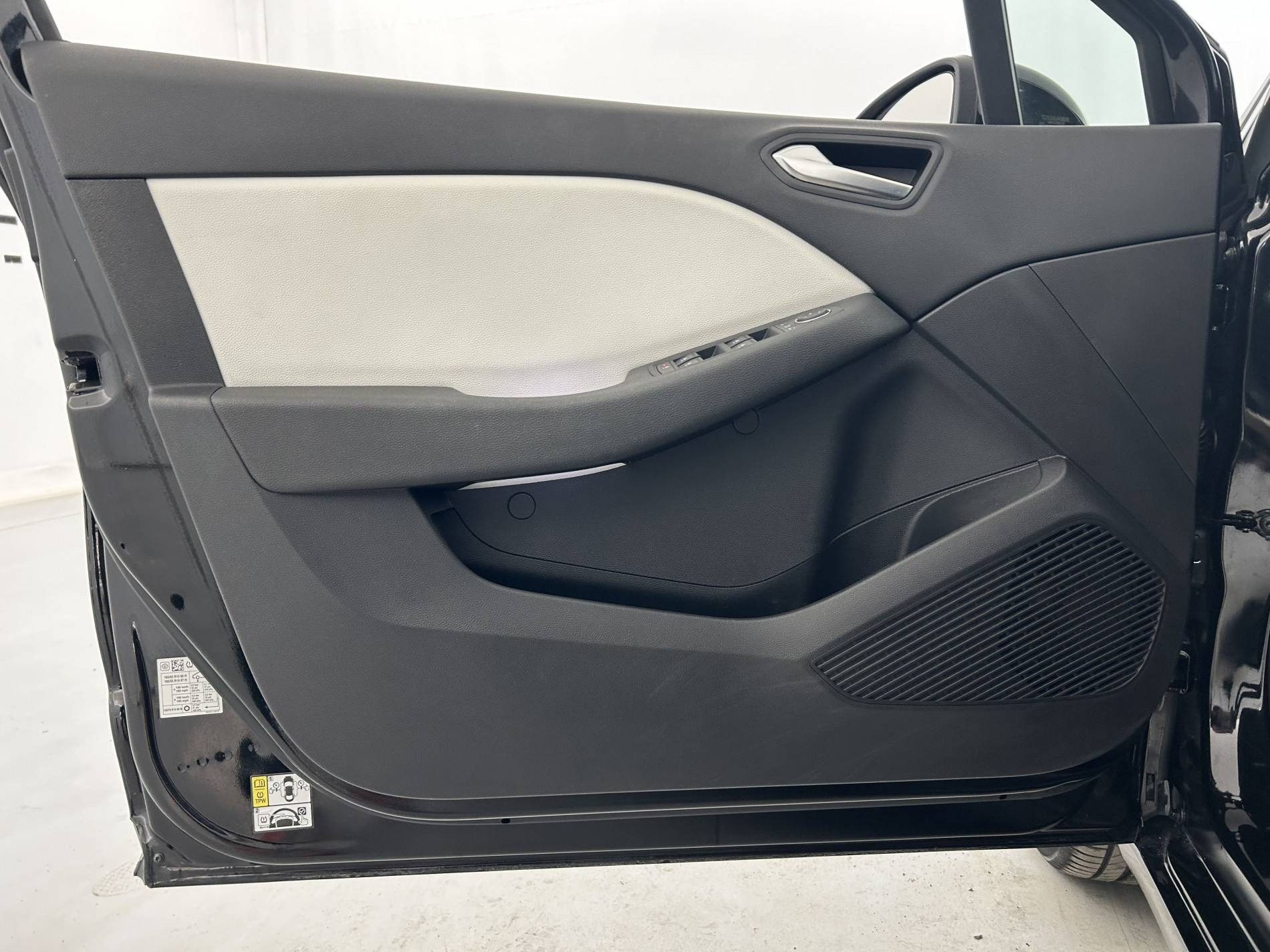 Vente en ligne Renault Clio 5 Clio E-Tech 140 - 21N au prix de 17 590 €