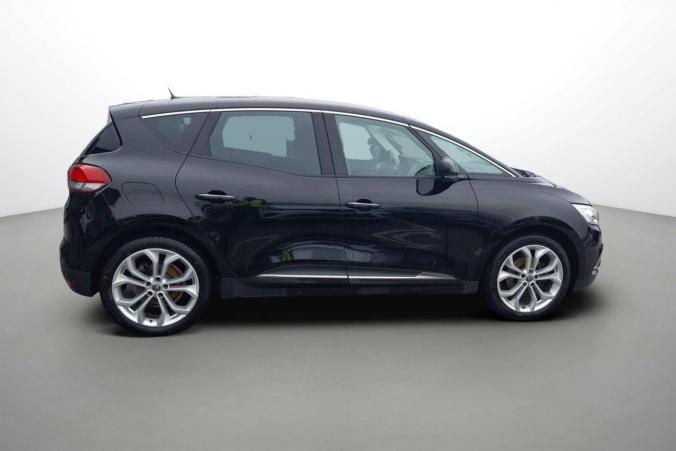 Vente en ligne Renault Scenic 4 Scenic Blue dCi 120 au prix de 16 990 €