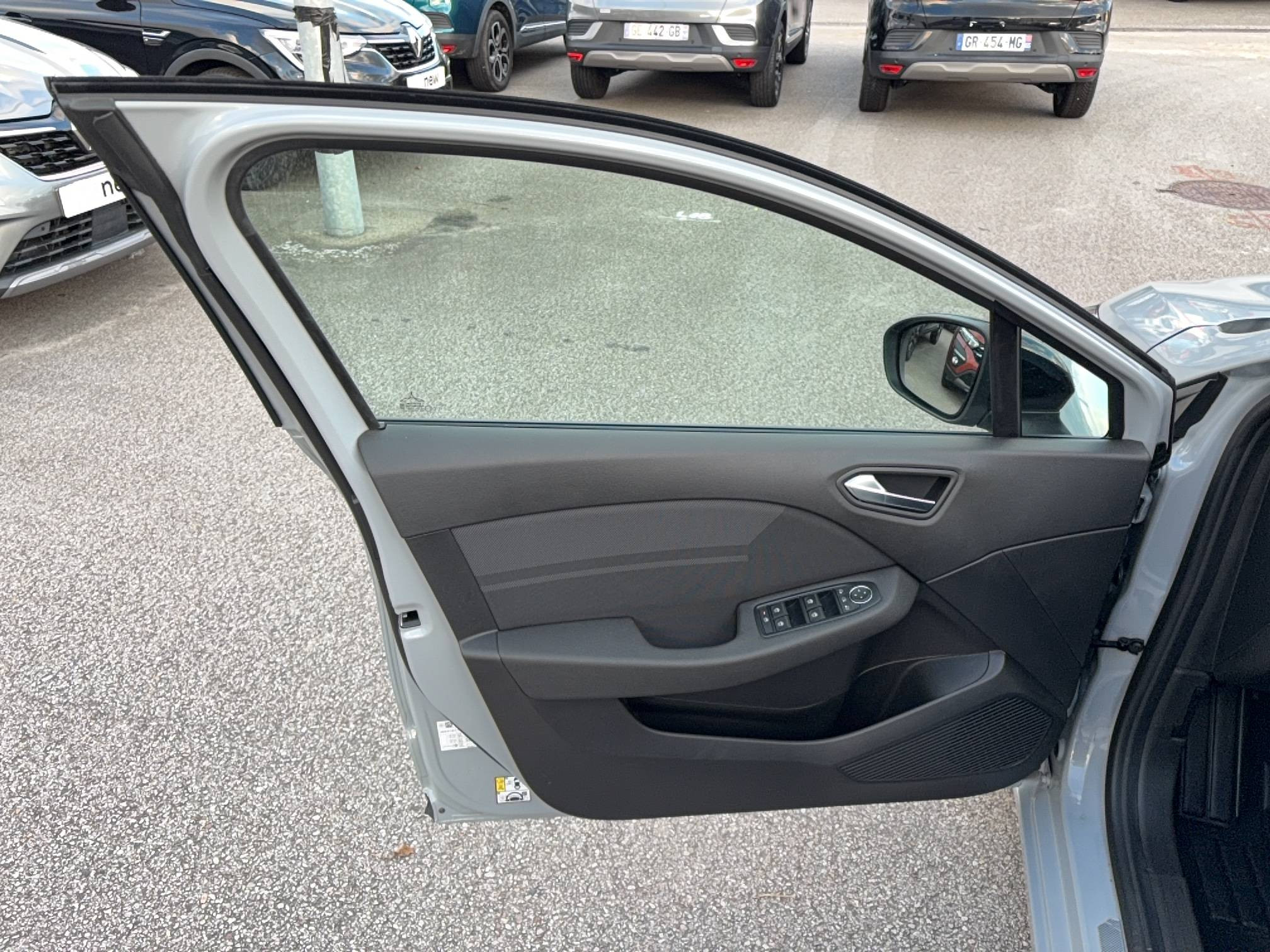 Vente en ligne Renault Clio 5 Clio E-Tech full hybrid 145 ch GSR2 au prix de 24 290 €