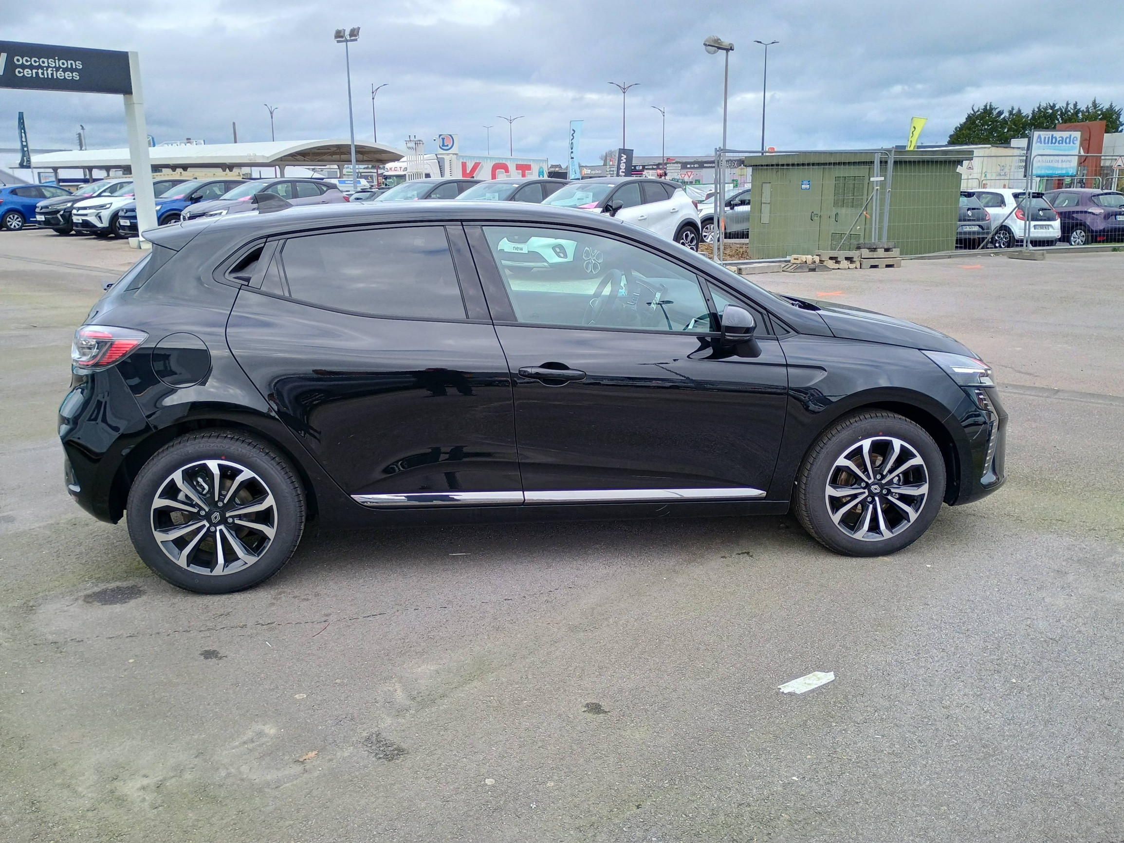 Vente en ligne Renault Clio 5 Clio Eco-G 100 ch GSR2 au prix de 19 990 €